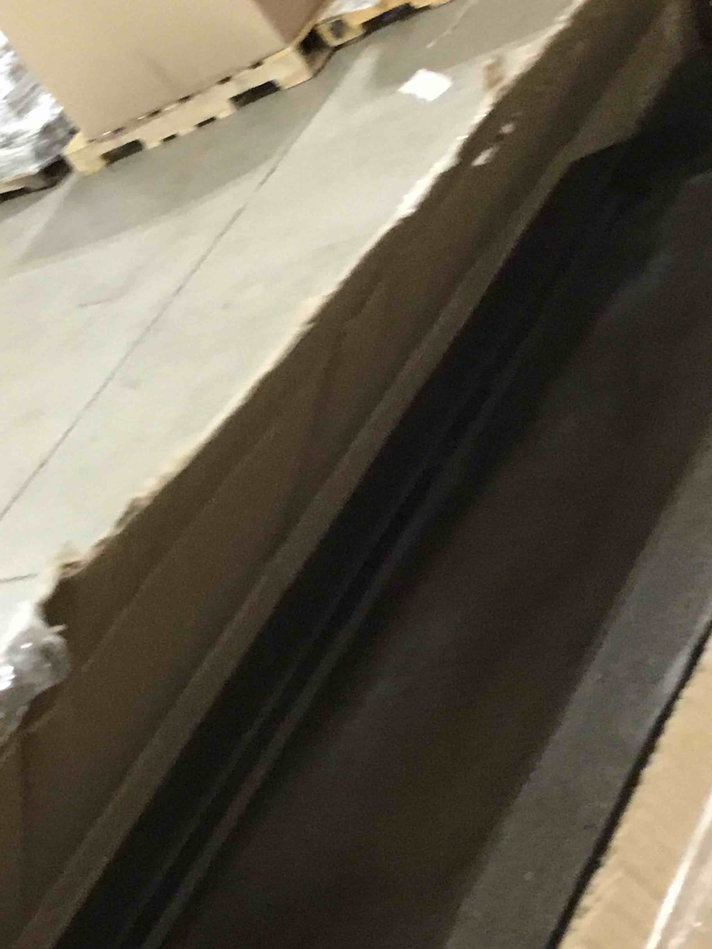 https://s3.amazonaws.com/lotting-images-prod/bidfta/PNK1525102_1733849829396.jpeg