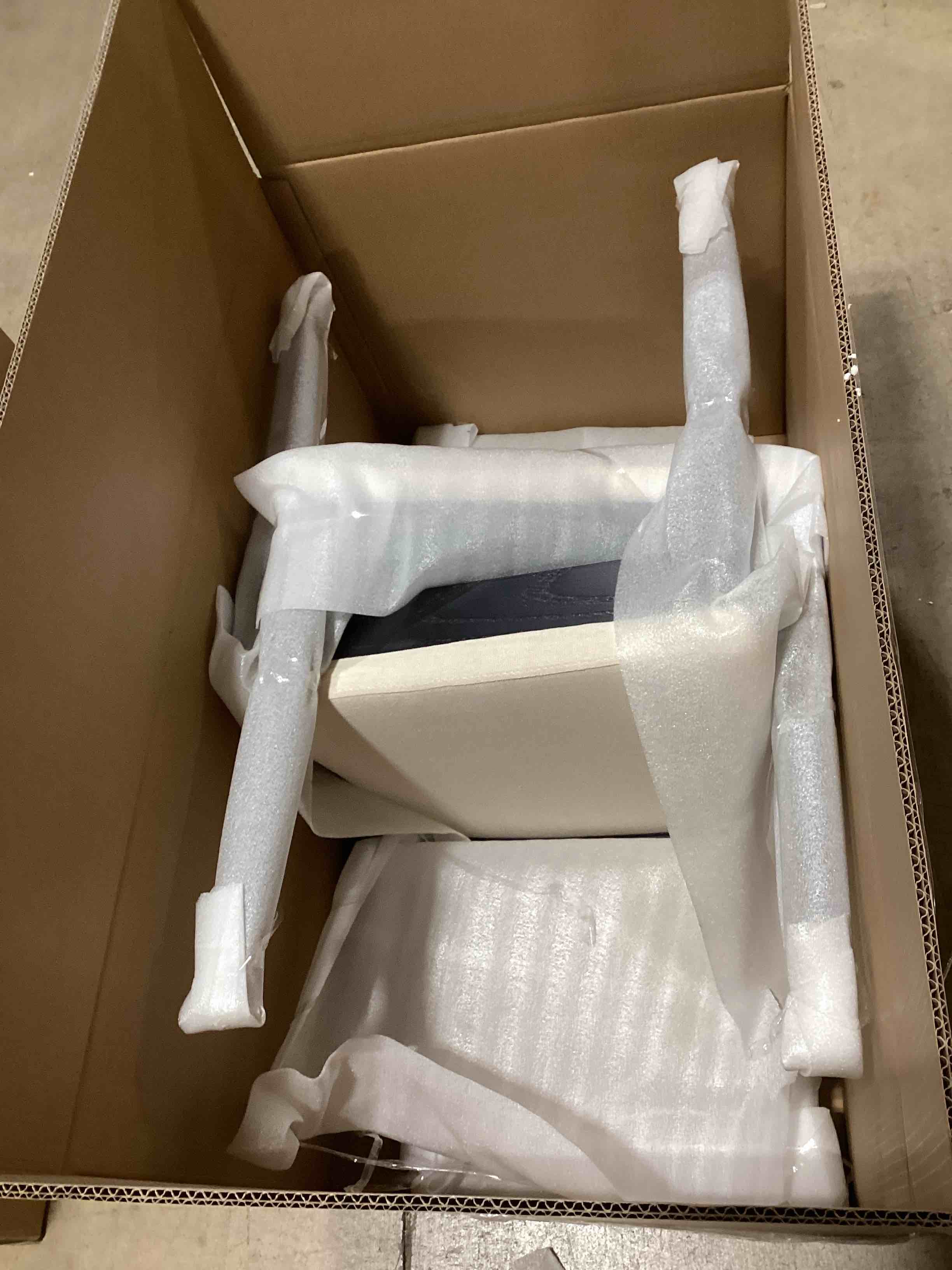 https://s3.amazonaws.com/lotting-images-prod/bidfta/PNK1525193_1733929968264.jpeg