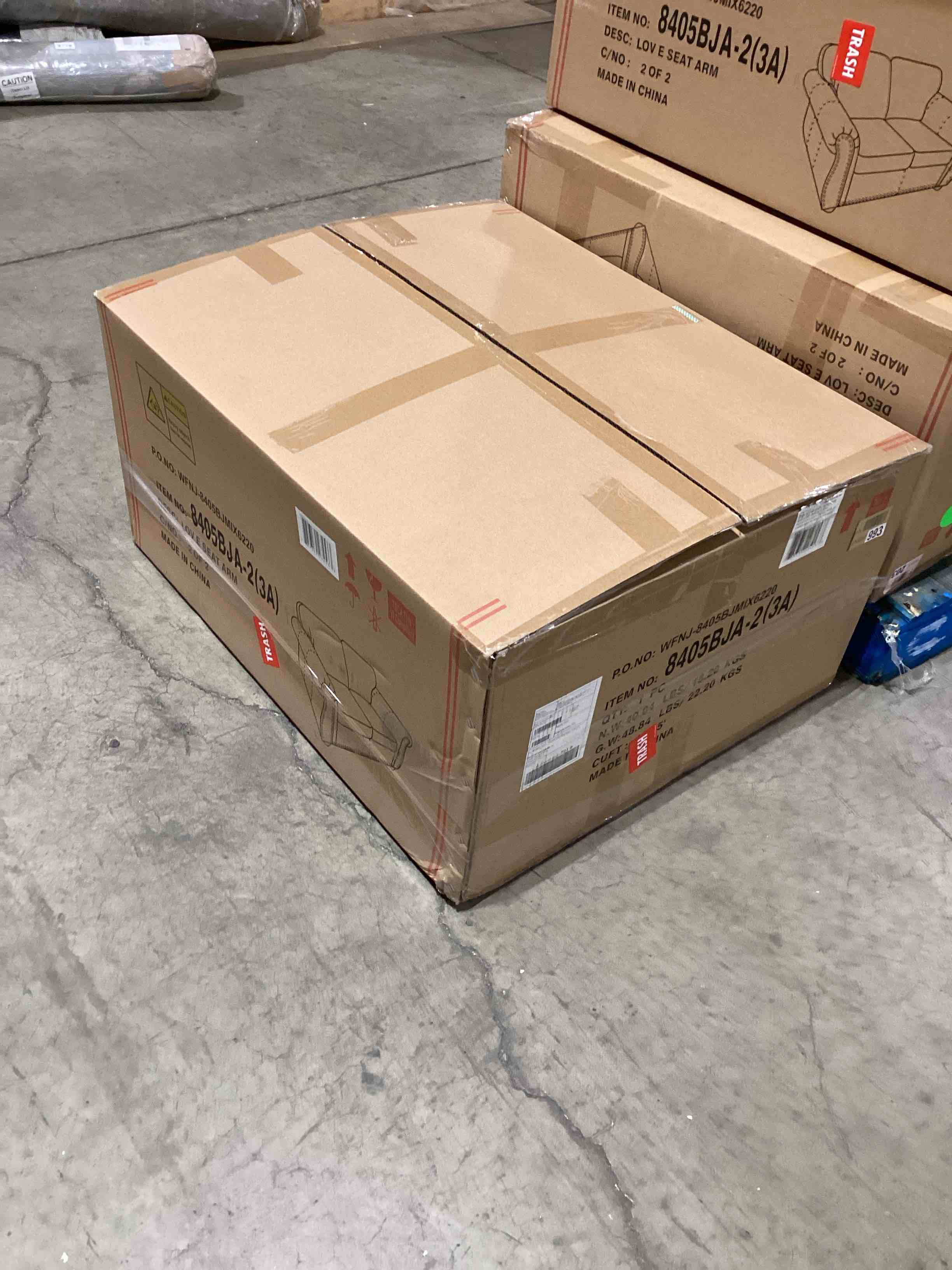 https://s3.amazonaws.com/lotting-images-prod/bidfta/PNK1525418_1734352079634.jpeg