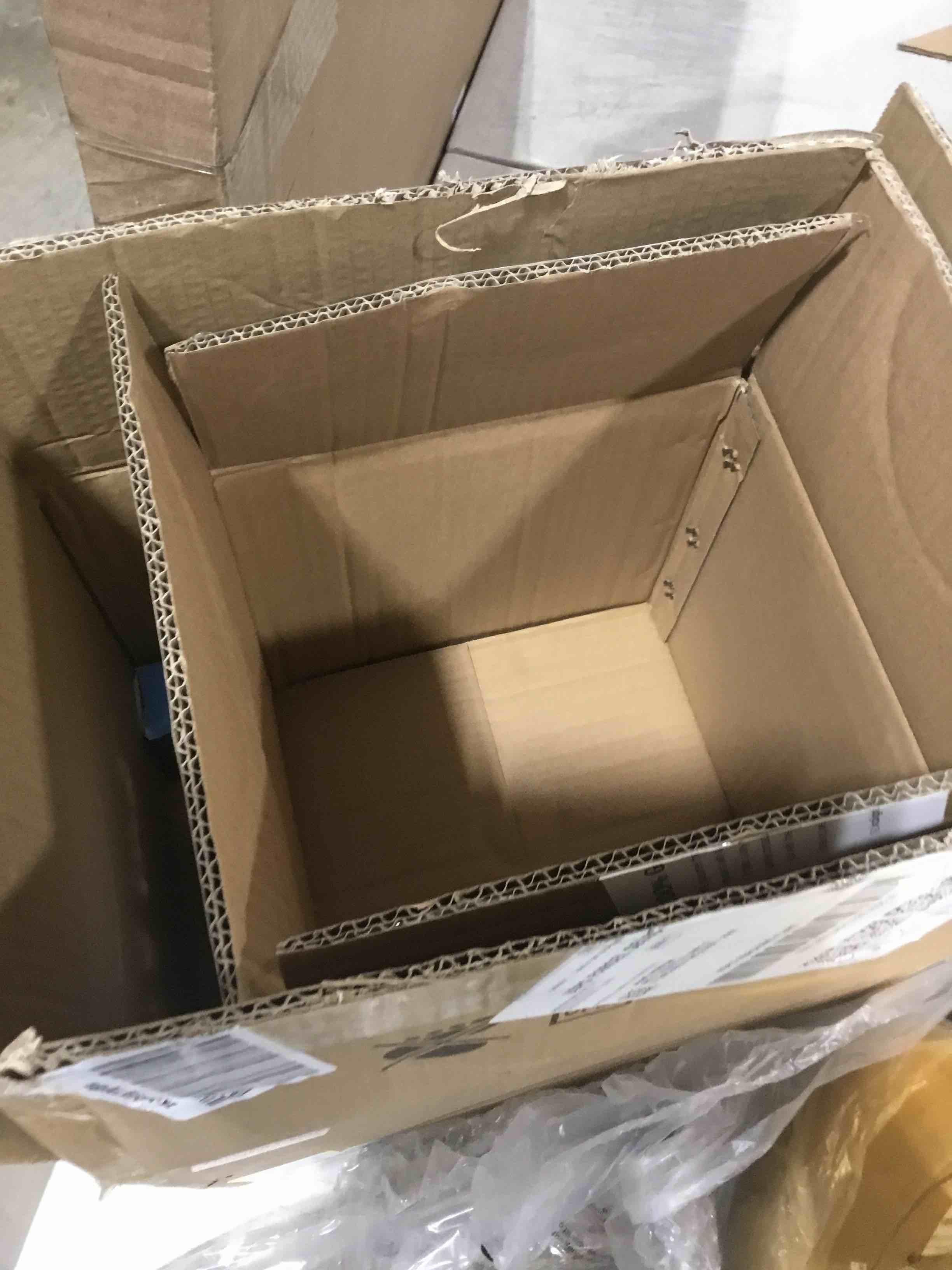 https://s3.amazonaws.com/lotting-images-prod/bidfta/PNK1525773_1735057981665.jpeg