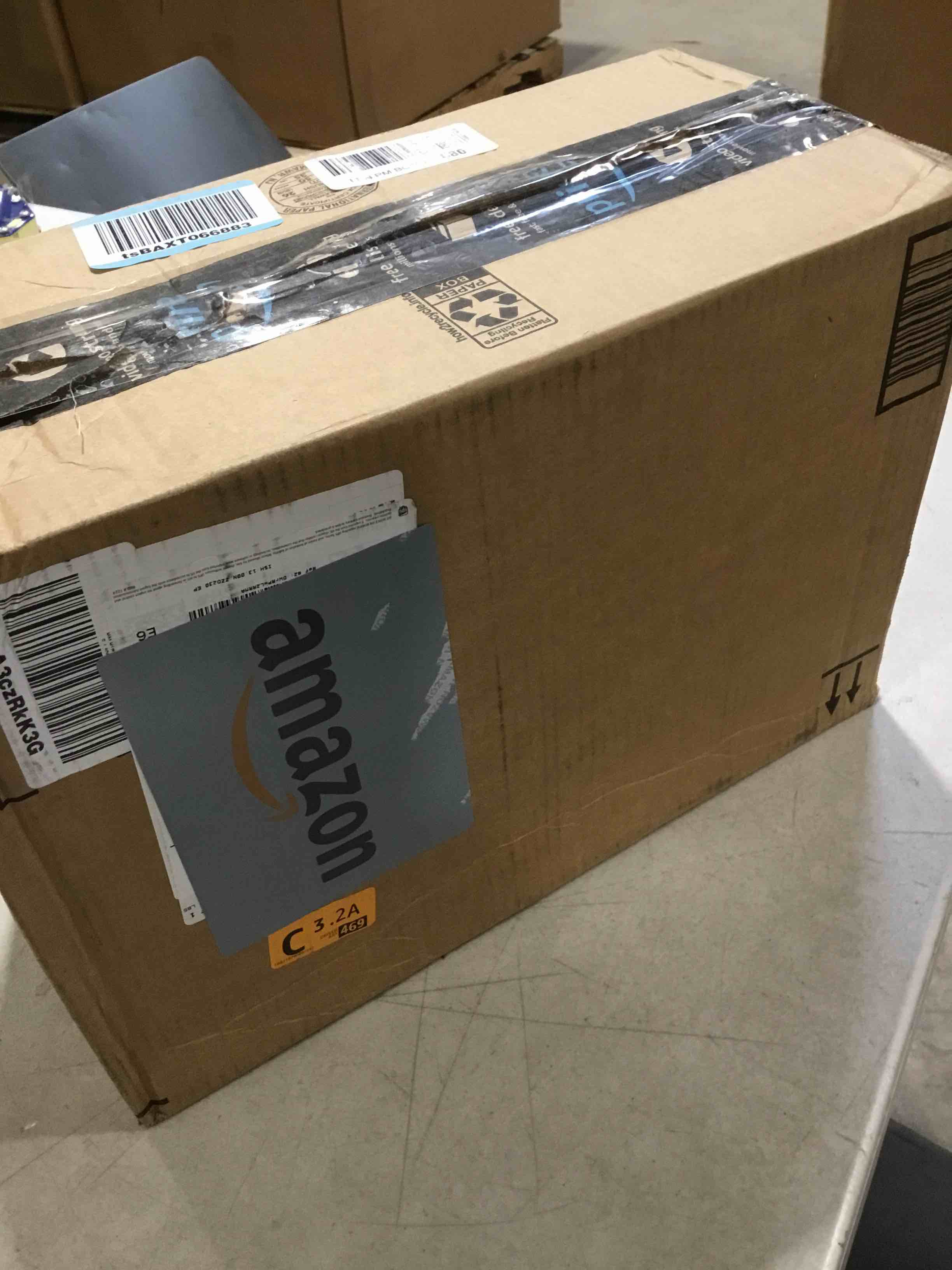 https://s3.amazonaws.com/lotting-images-prod/bidfta/PNK1525956_1736180276014.jpeg