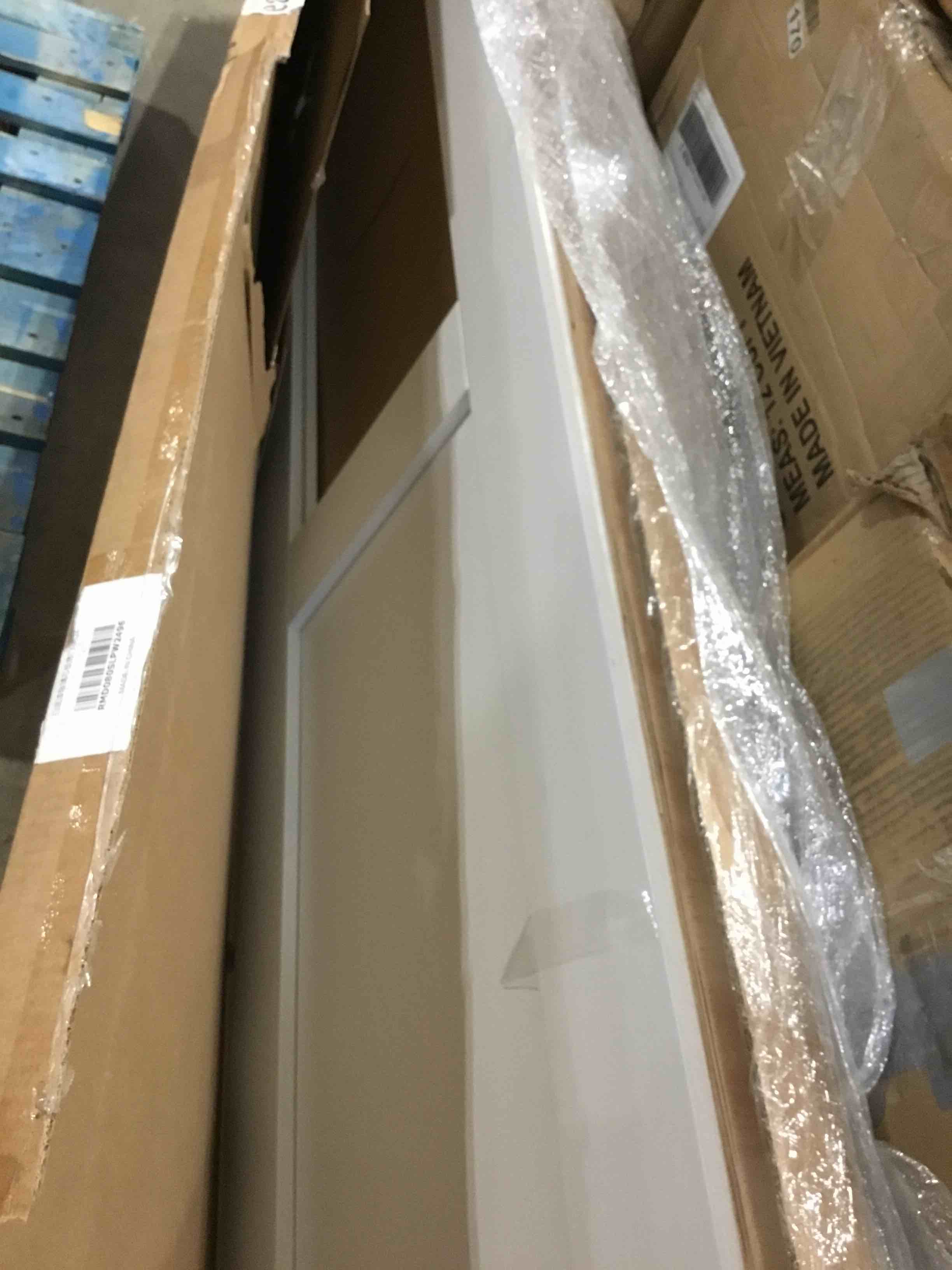 https://s3.amazonaws.com/lotting-images-prod/bidfta/PNK1526043_1736263734639.jpeg