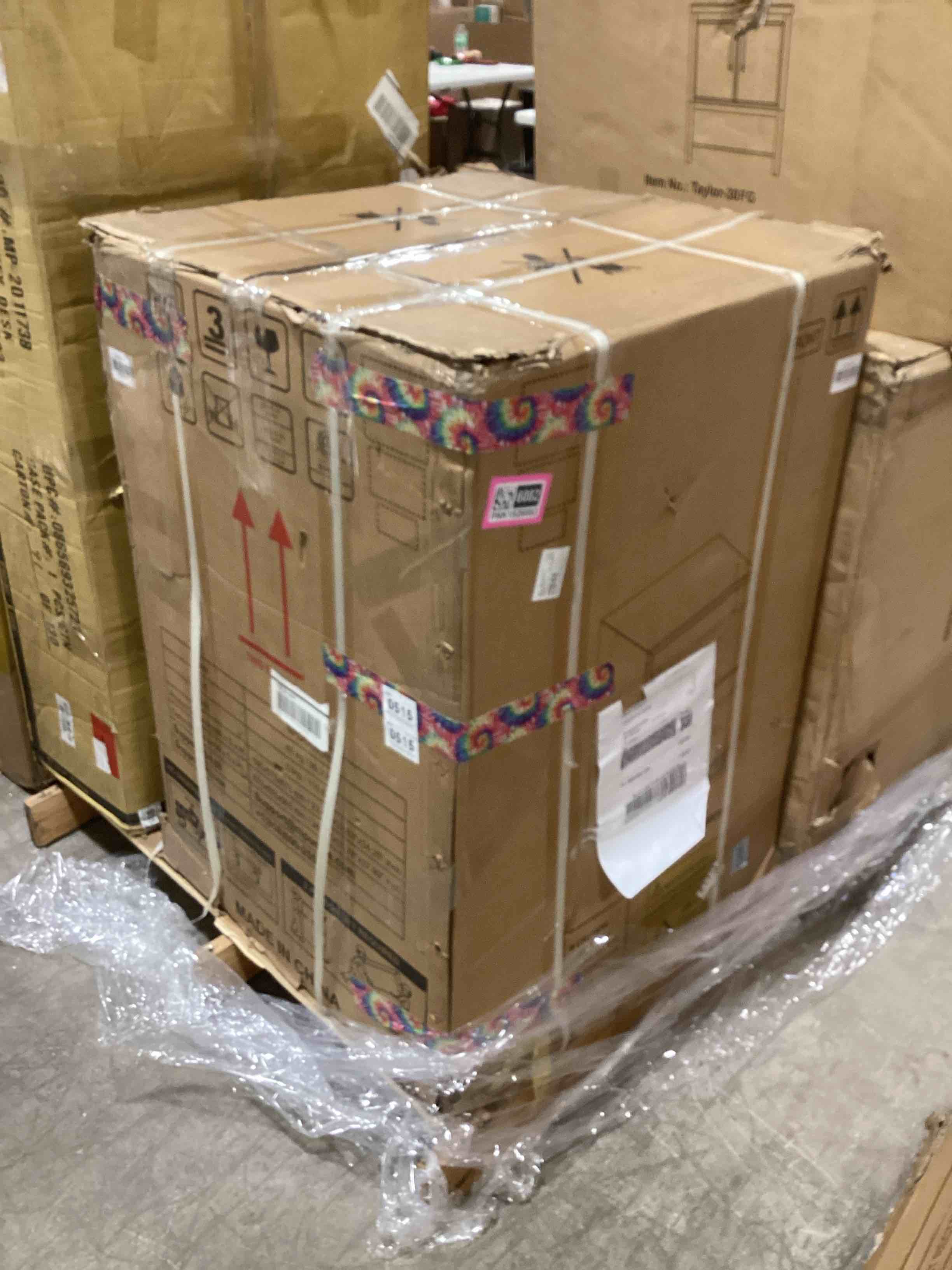 https://s3.amazonaws.com/lotting-images-prod/bidfta/PNK1526082_1736276237315.jpeg