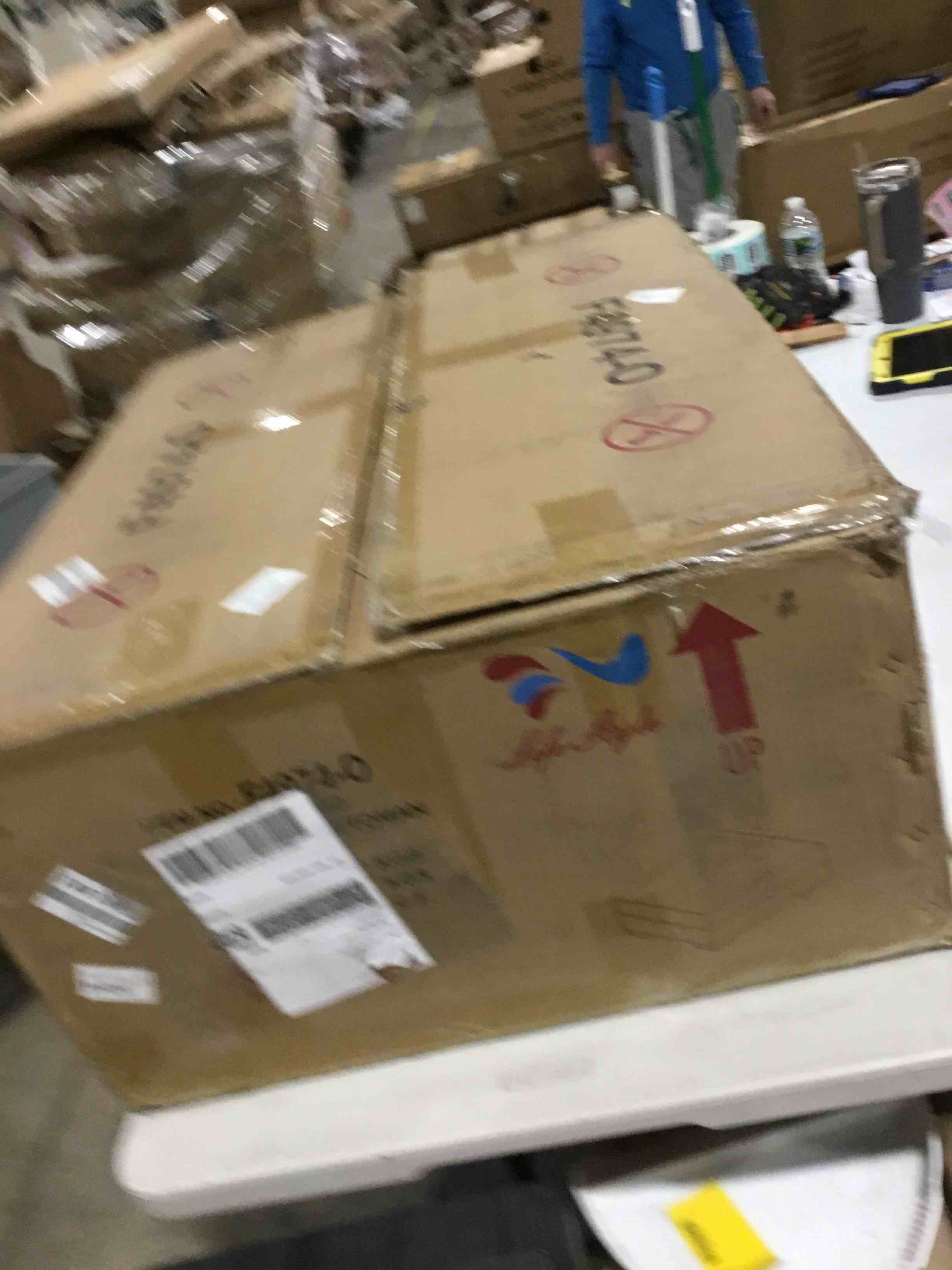 https://s3.amazonaws.com/lotting-images-prod/bidfta/PNK1526275_1736773401315.jpeg