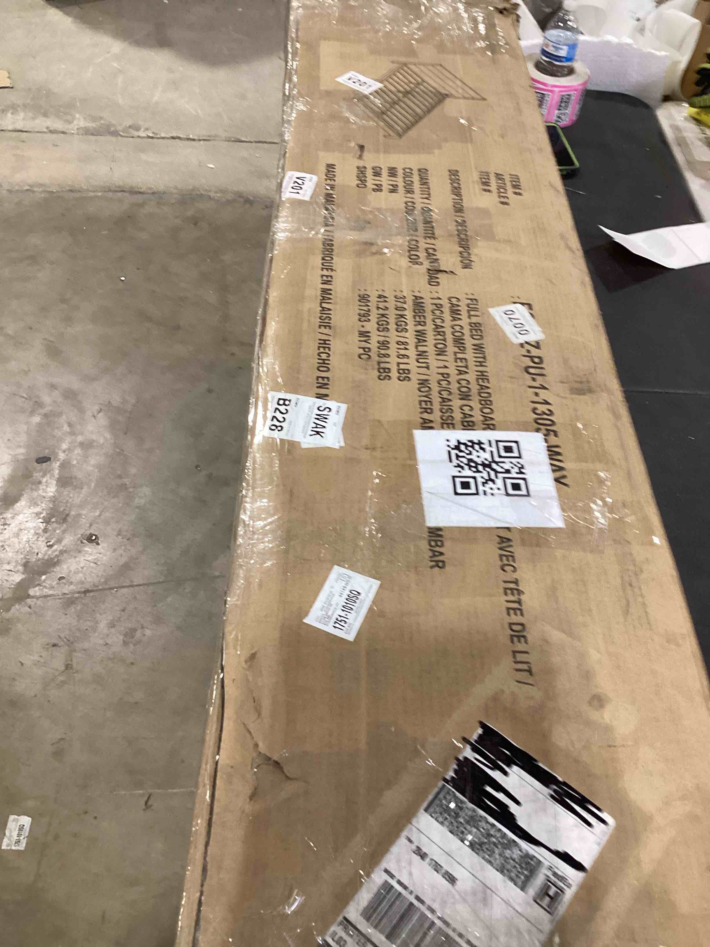 https://s3.amazonaws.com/lotting-images-prod/bidfta/PNK1526836_1738952338271.jpeg
