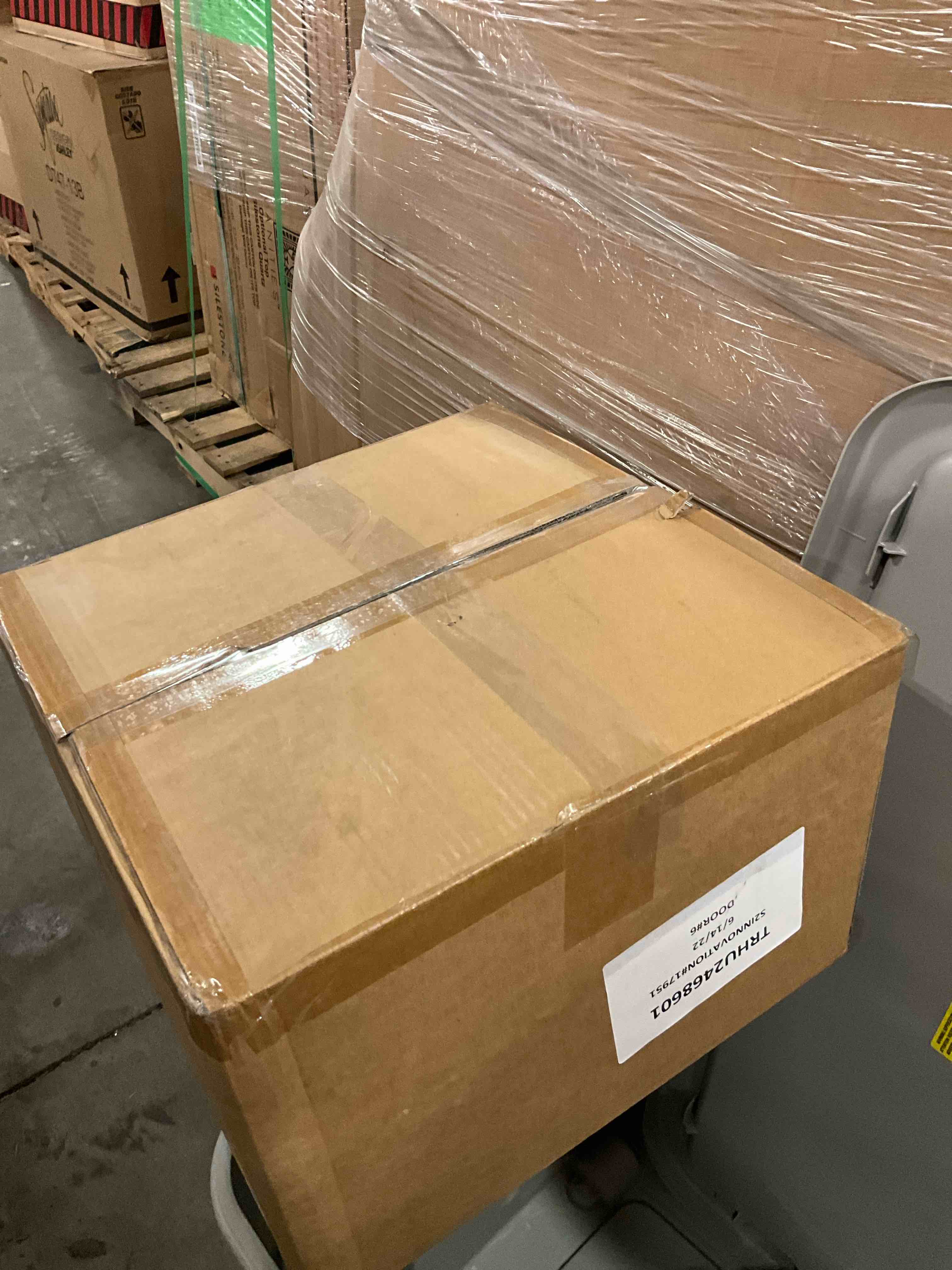 https://s3.amazonaws.com/lotting-images-prod/bidfta/PNK1533920_1750881028579.jpeg
