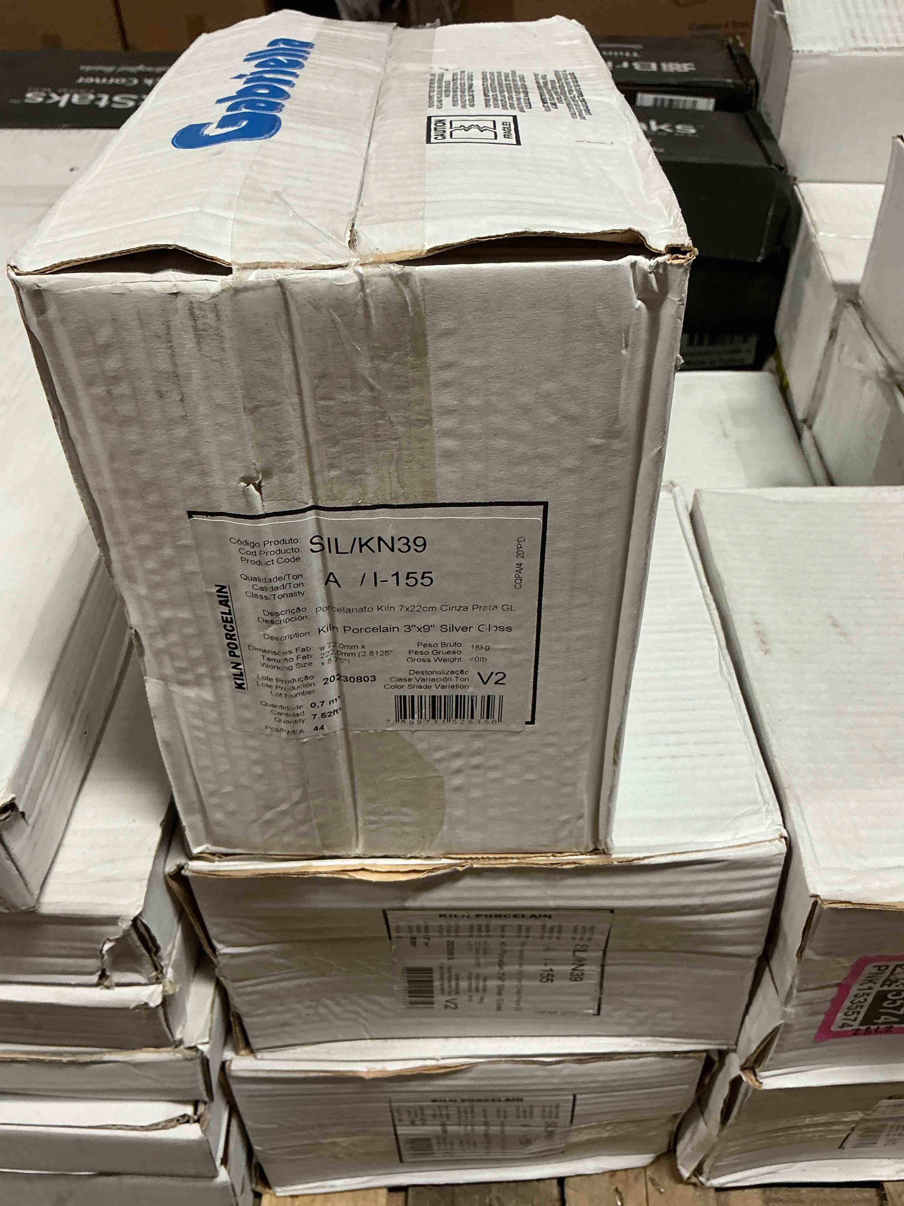https://s3.amazonaws.com/lotting-images-prod/bidfta/PNK1535574_1750796896717.jpeg