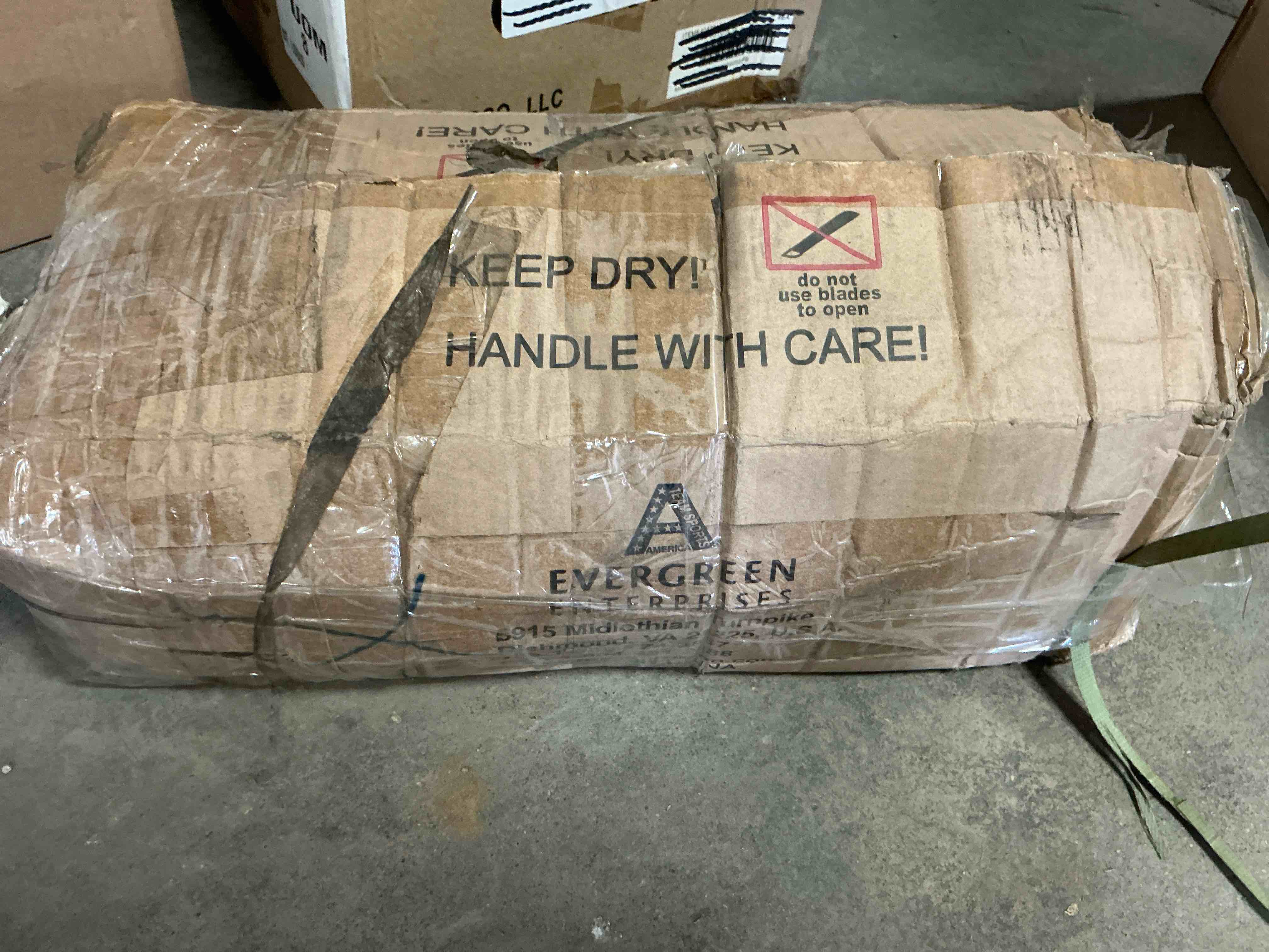 https://s3.amazonaws.com/lotting-images-prod/bidfta/PNK1540447_1751644146447.jpeg