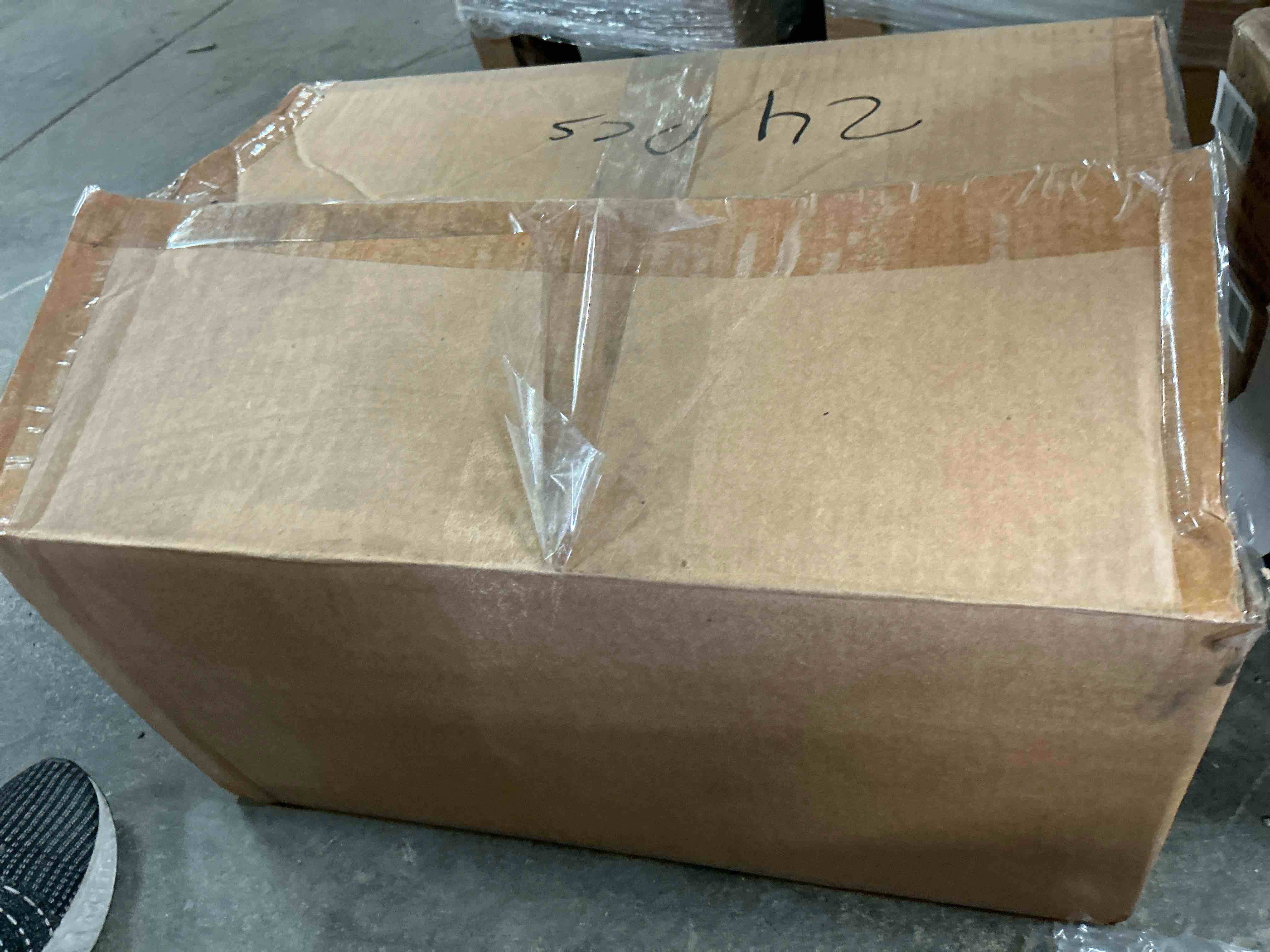 https://s3.amazonaws.com/lotting-images-prod/bidfta/PNK1540449_1751644398593.jpeg