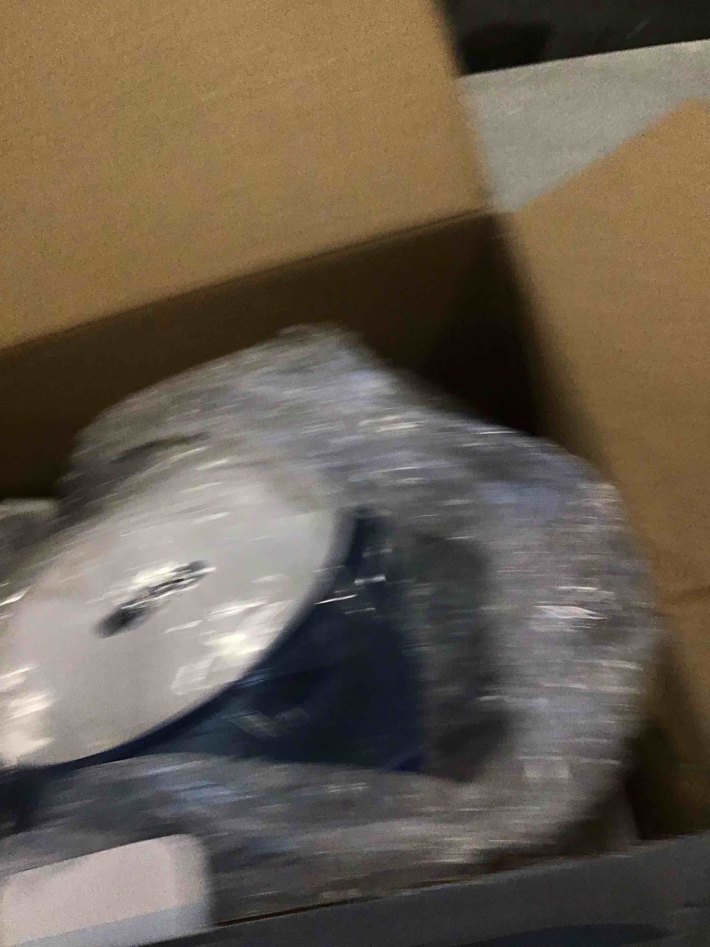 https://s3.amazonaws.com/lotting-images-prod/bidfta/PNK1553353_1733493682427.jpeg