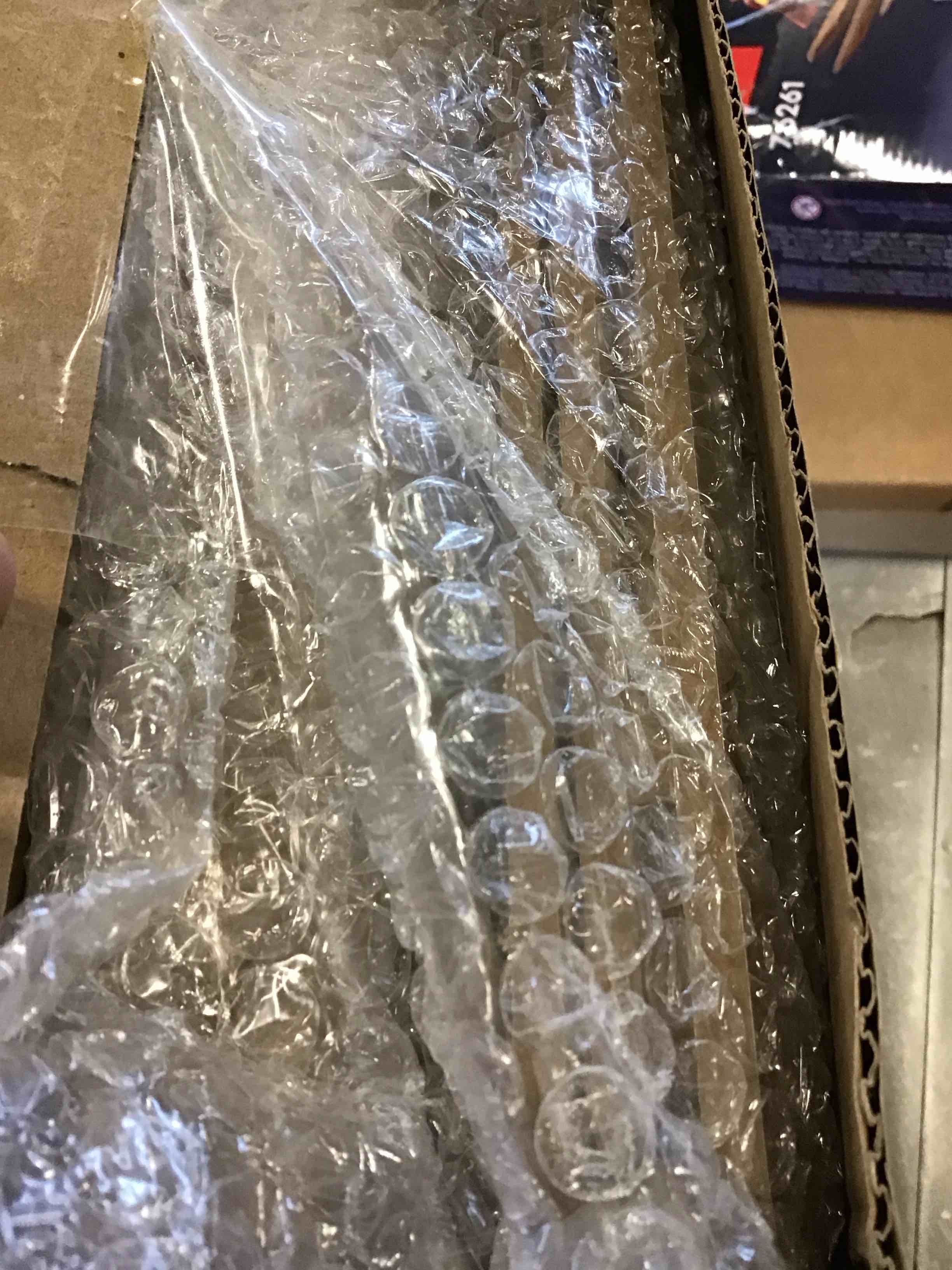https://s3.amazonaws.com/lotting-images-prod/bidfta/PNK1553441_1733501291312.jpeg