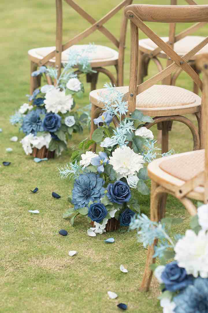WEDDING AISLE RUNNER FLOWER ARRANGEMENT IN DUSTY BLUE & NAVY