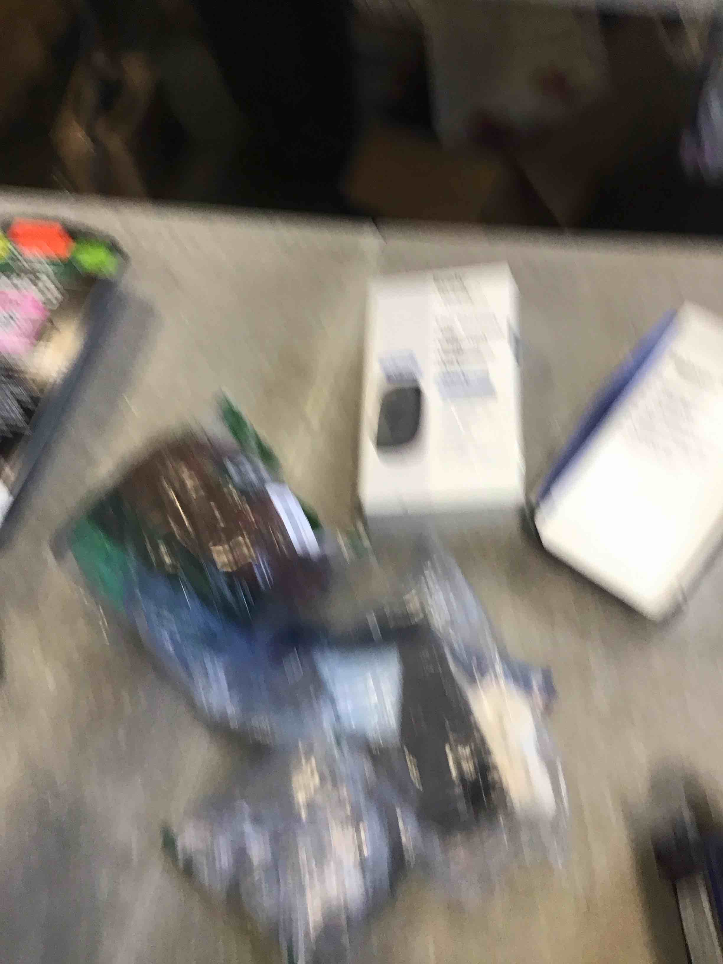 https://s3.amazonaws.com/lotting-images-prod/bidfta/PNK1557012_1734113329906.jpeg
