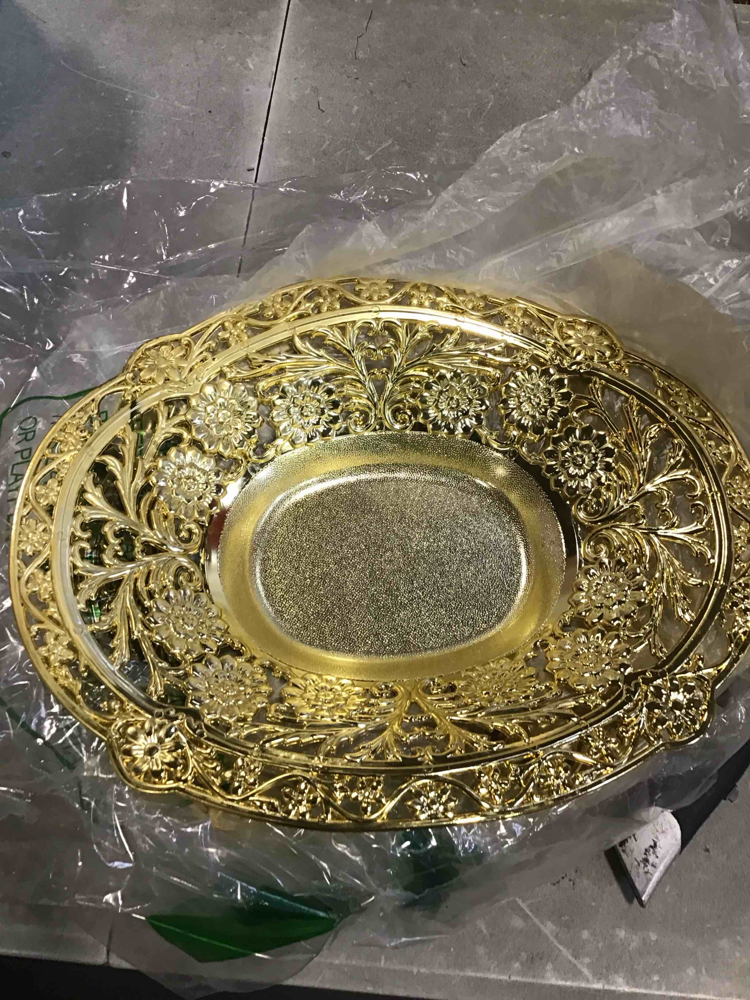 Plastic Gold center plates for snacks pack of 10