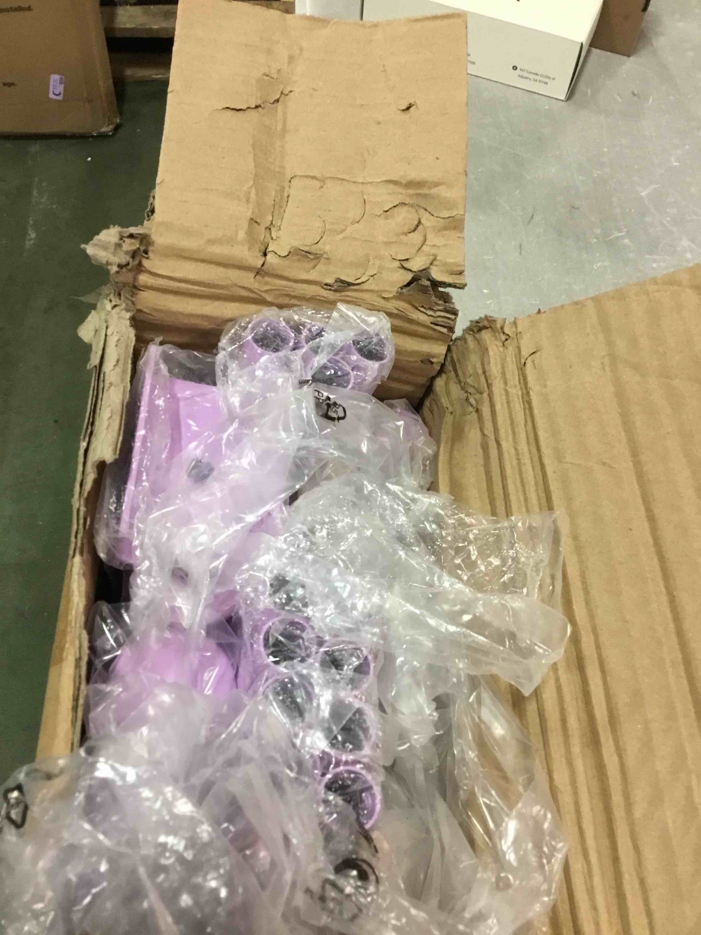 https://s3.amazonaws.com/lotting-images-prod/bidfta/PNK1561358_1732898946046.jpeg