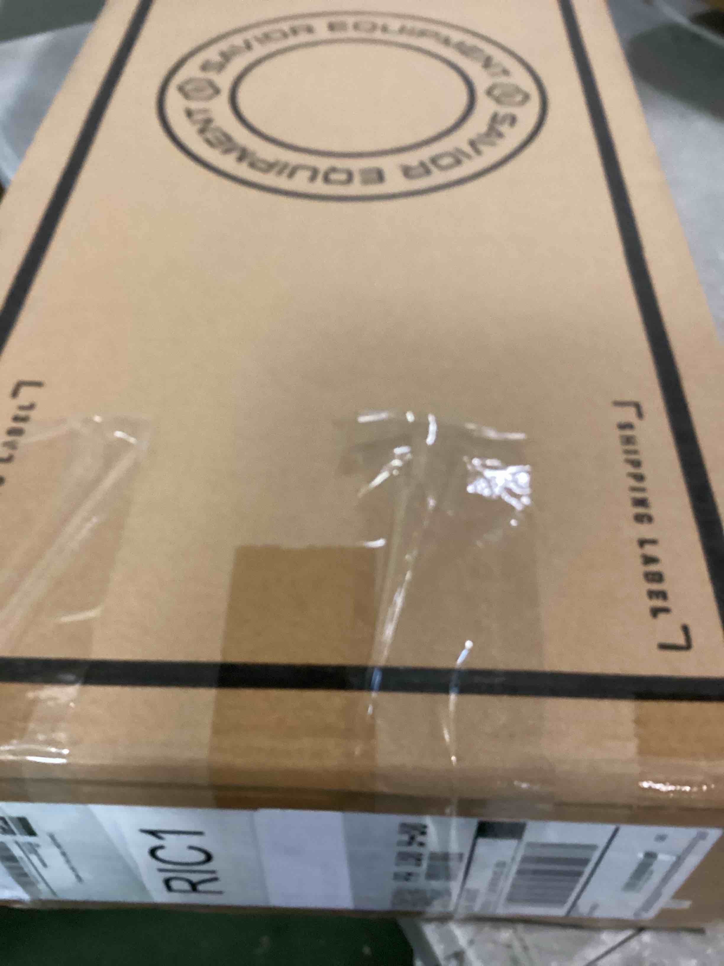 https://s3.amazonaws.com/lotting-images-prod/bidfta/PNK1562431_1733766890548.jpeg
