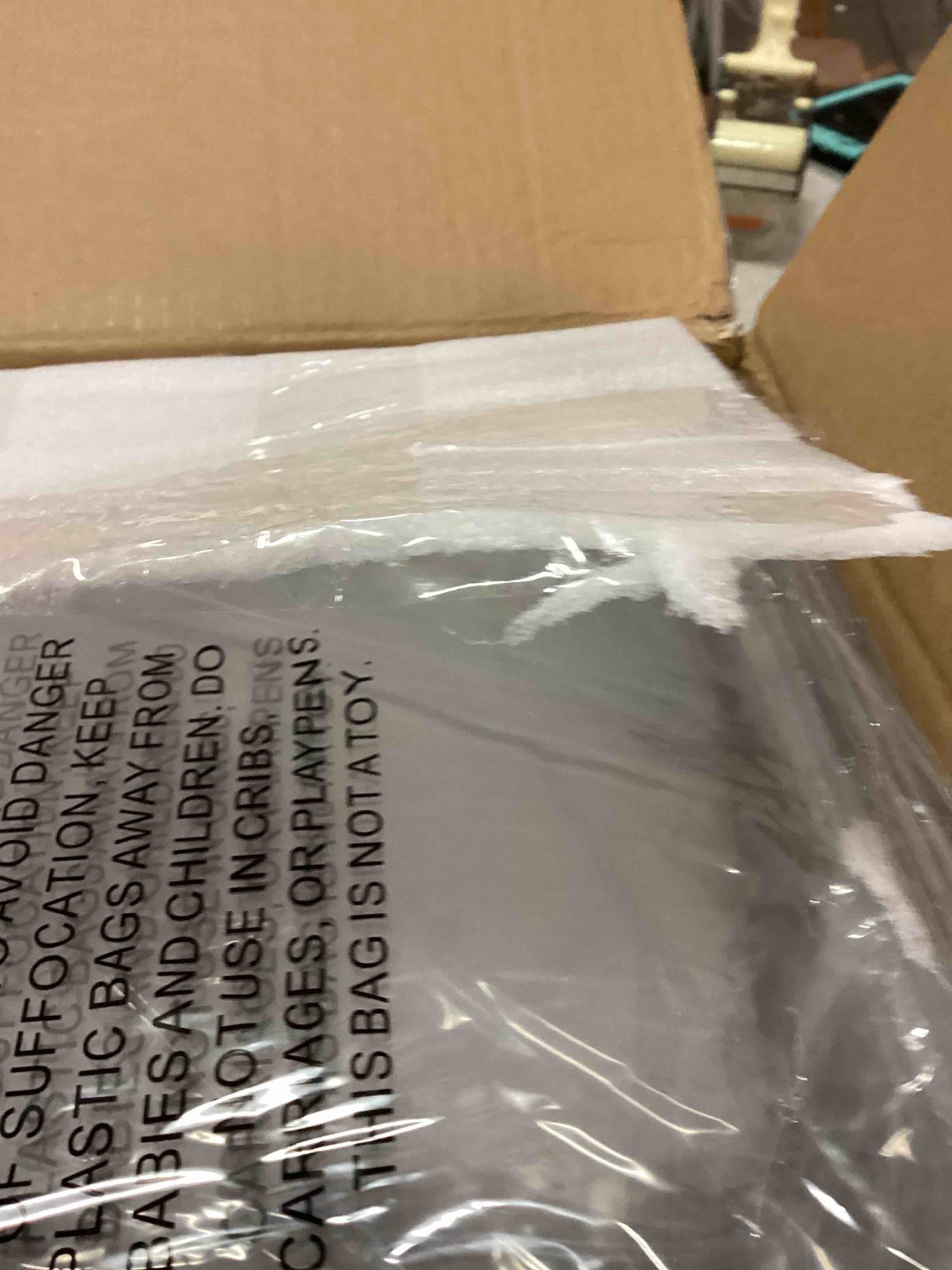 https://s3.amazonaws.com/lotting-images-prod/bidfta/PNK1562729_1733946552198.jpeg
