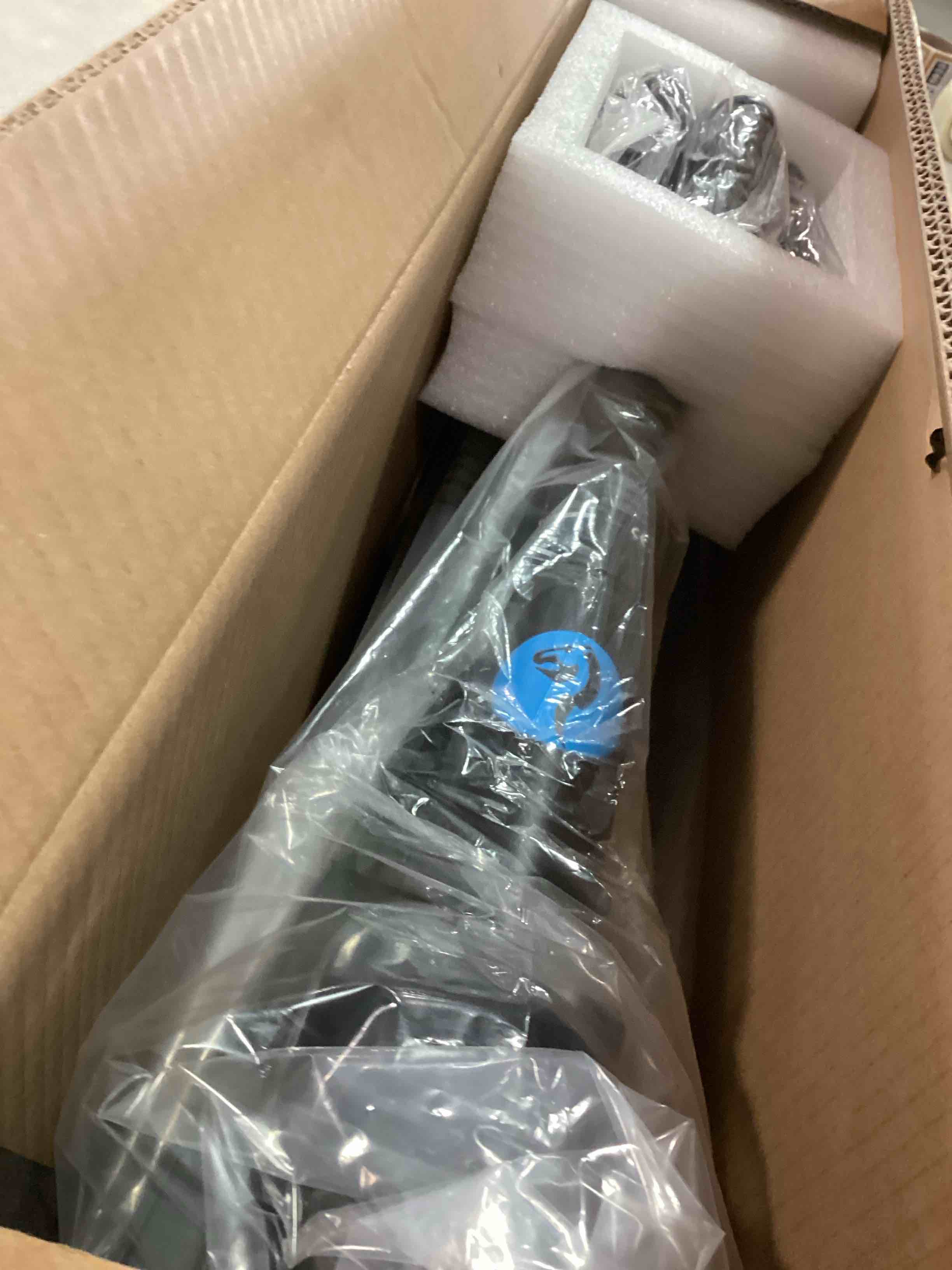 https://s3.amazonaws.com/lotting-images-prod/bidfta/PNK1563758_1734964805572.jpeg