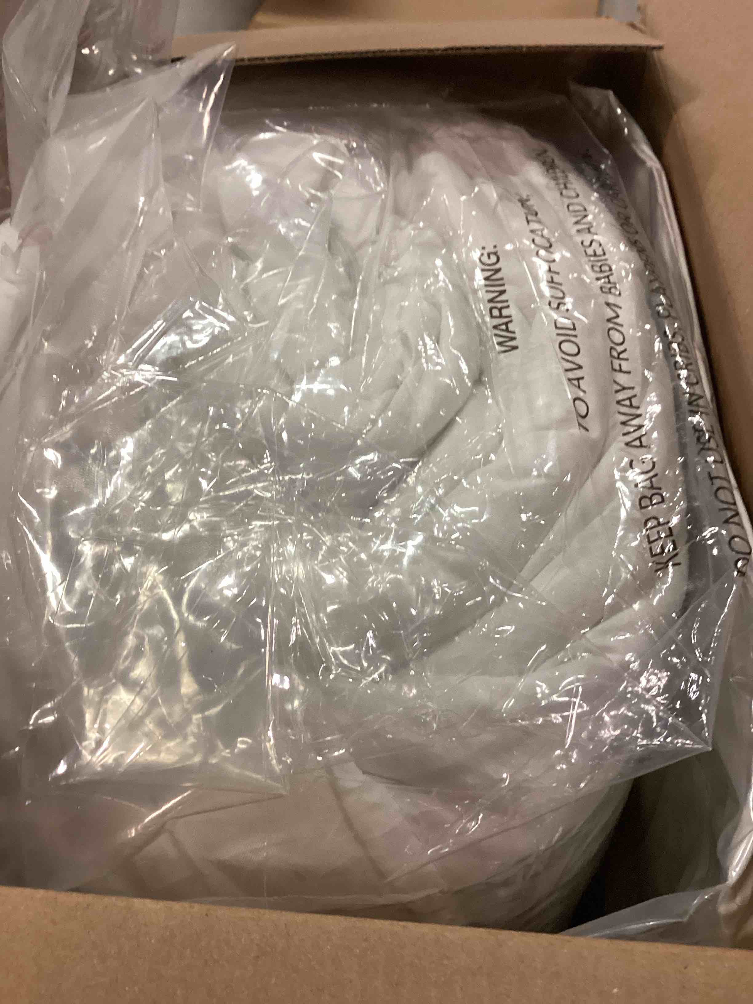 https://s3.amazonaws.com/lotting-images-prod/bidfta/PNK1563967_1735662859272.jpeg