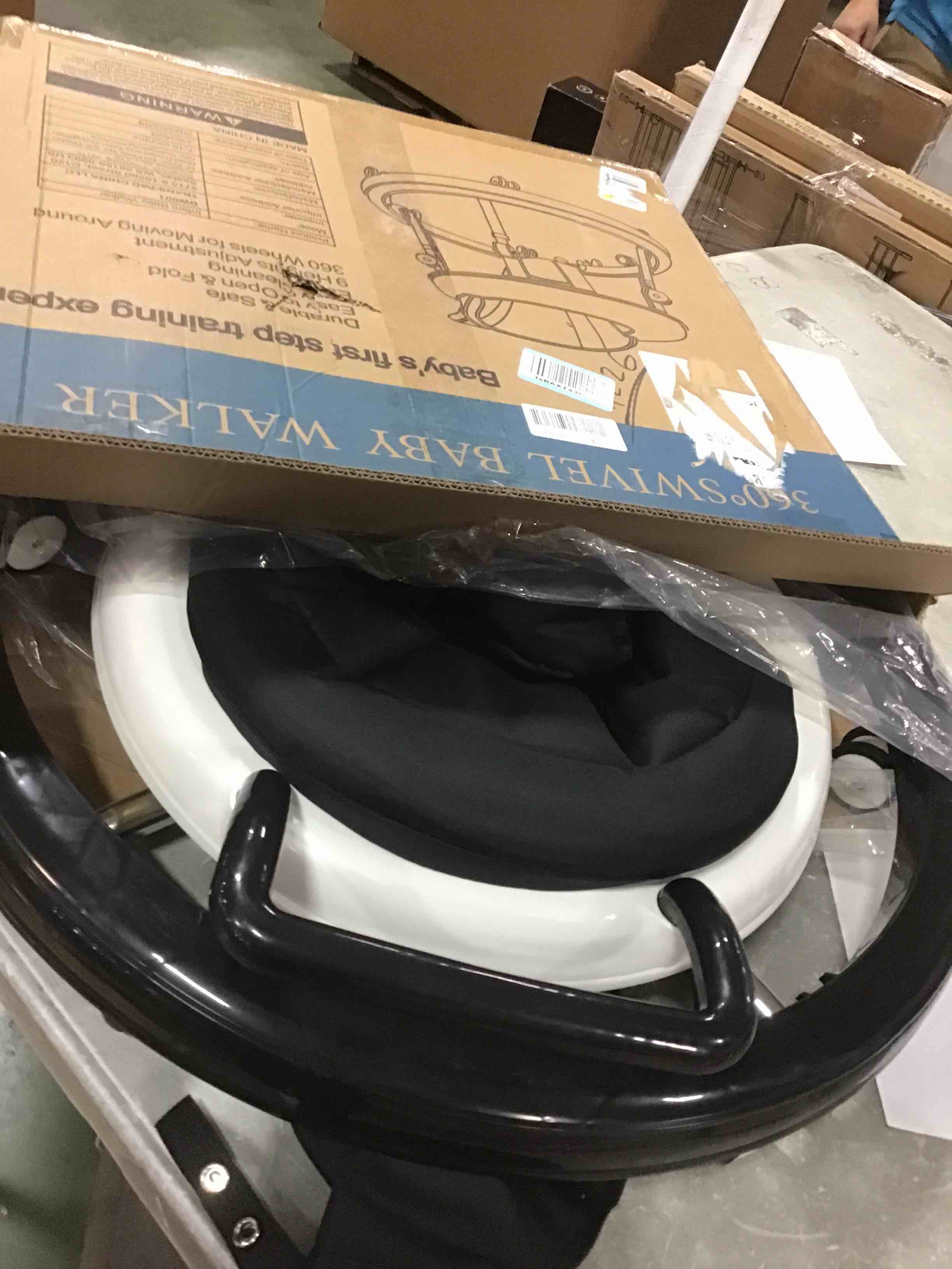 https://s3.amazonaws.com/lotting-images-prod/bidfta/PNK1564921_1736797813501.jpeg