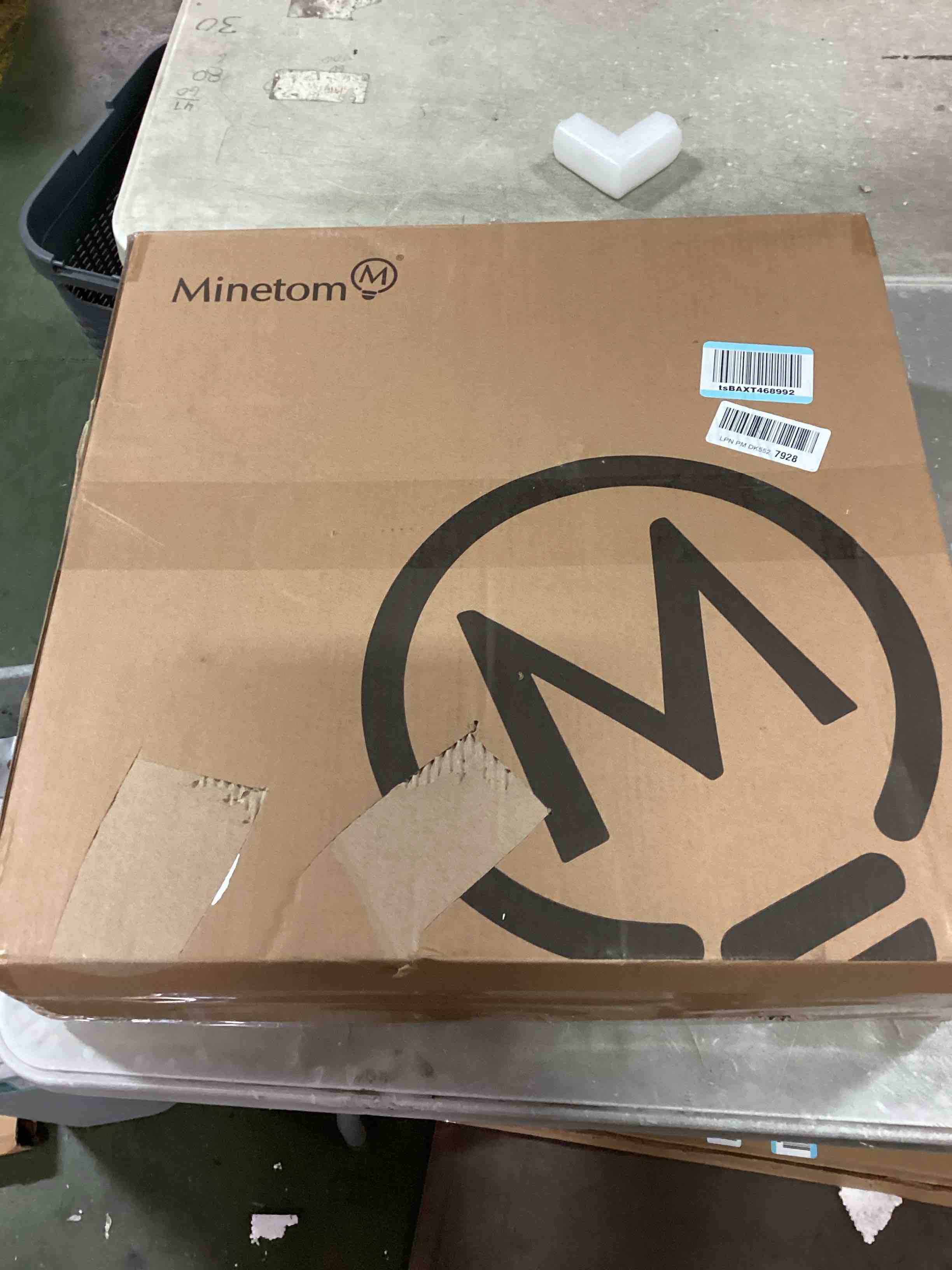https://s3.amazonaws.com/lotting-images-prod/bidfta/PNK1565071_1736880585900.jpeg