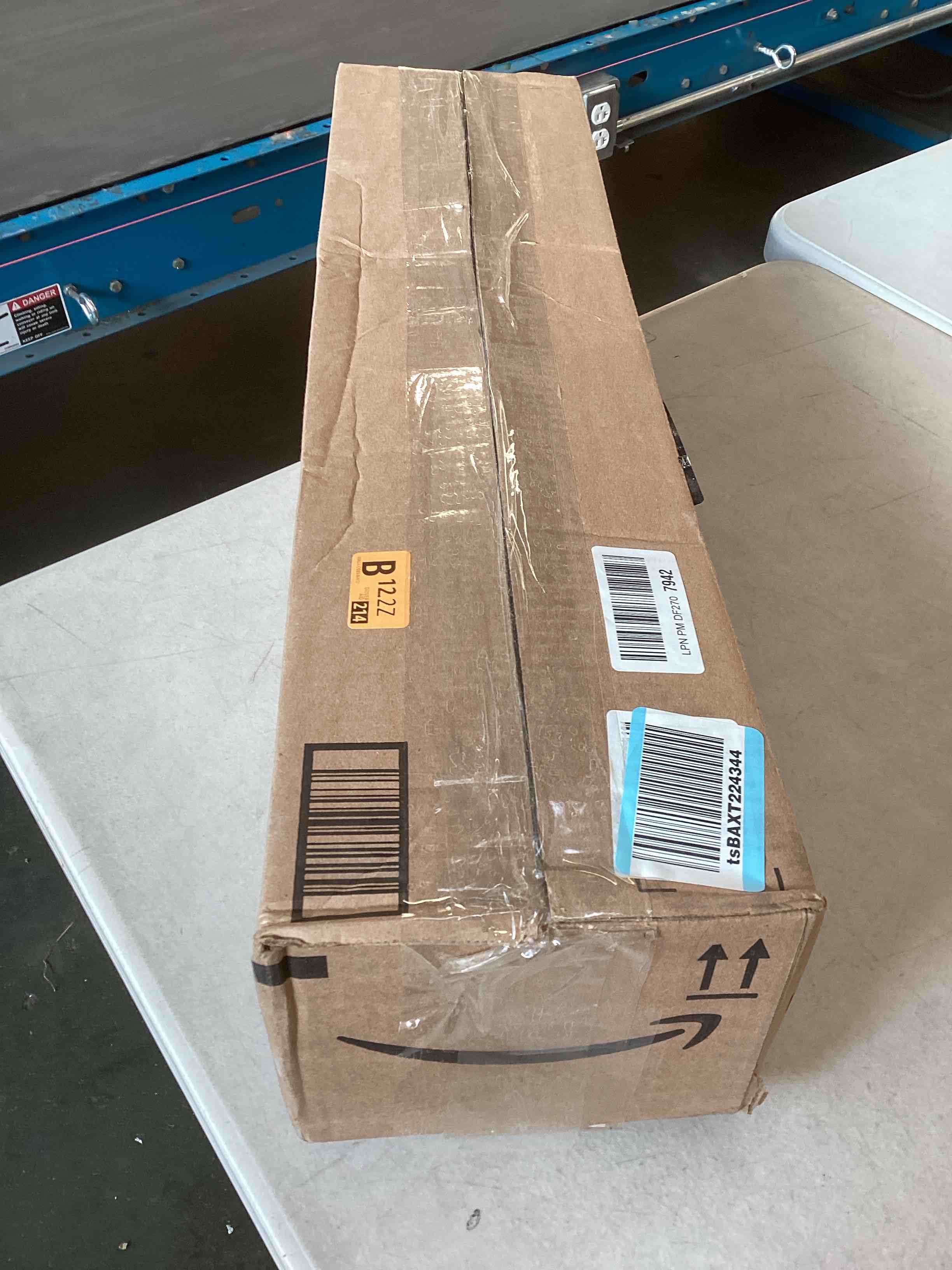 https://s3.amazonaws.com/lotting-images-prod/bidfta/PNK1565332_1737039441279.jpeg