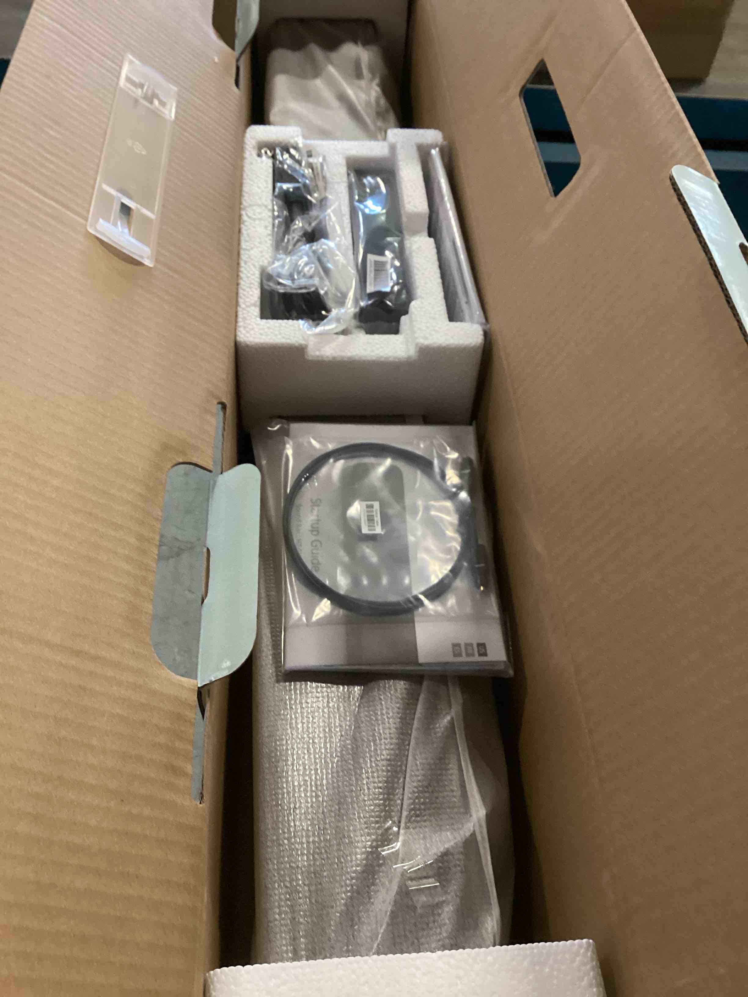 https://s3.amazonaws.com/lotting-images-prod/bidfta/PNK1566617_1737996882248.jpeg