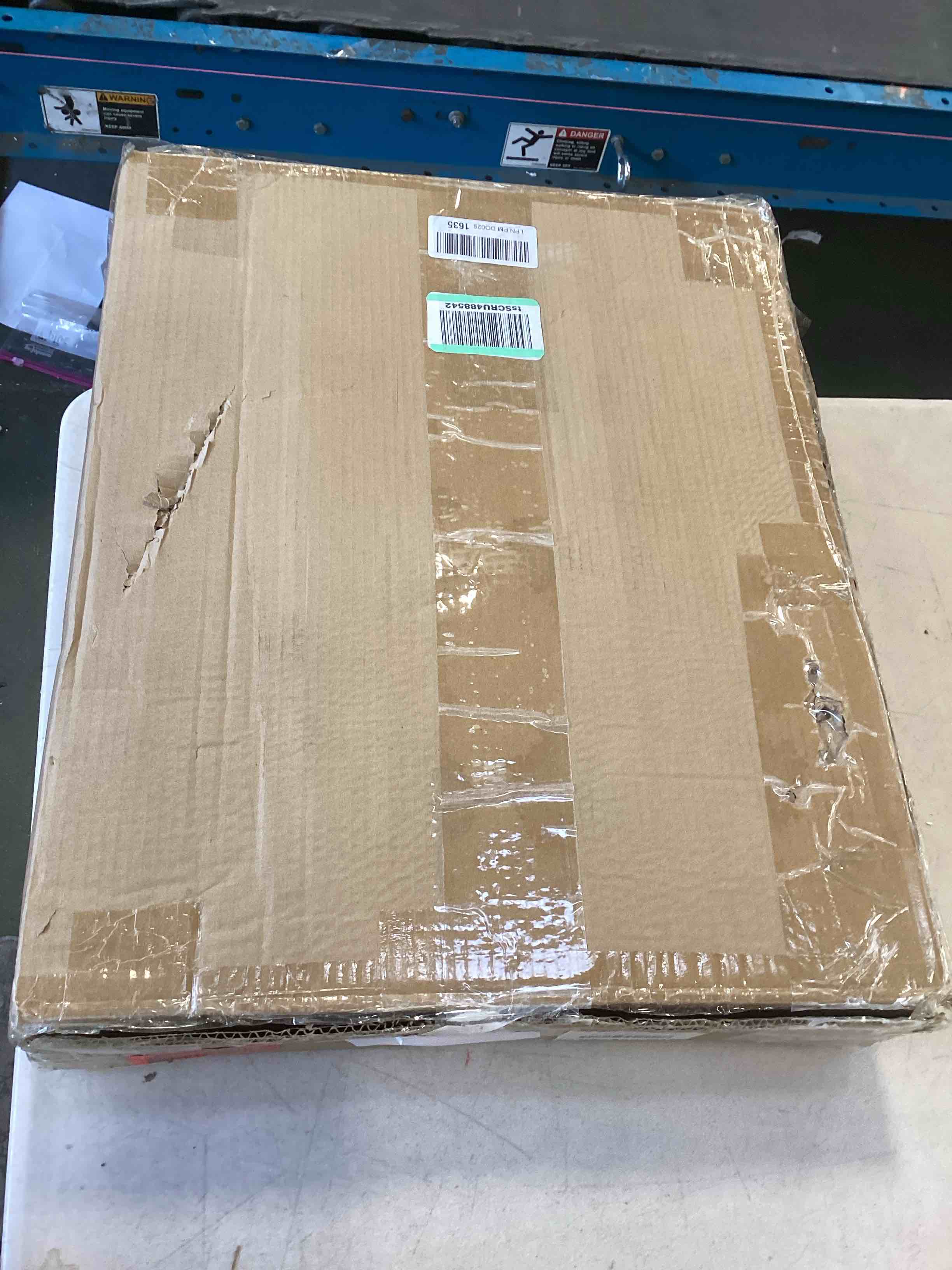 https://s3.amazonaws.com/lotting-images-prod/bidfta/PNK1566732_1738072986300.jpeg