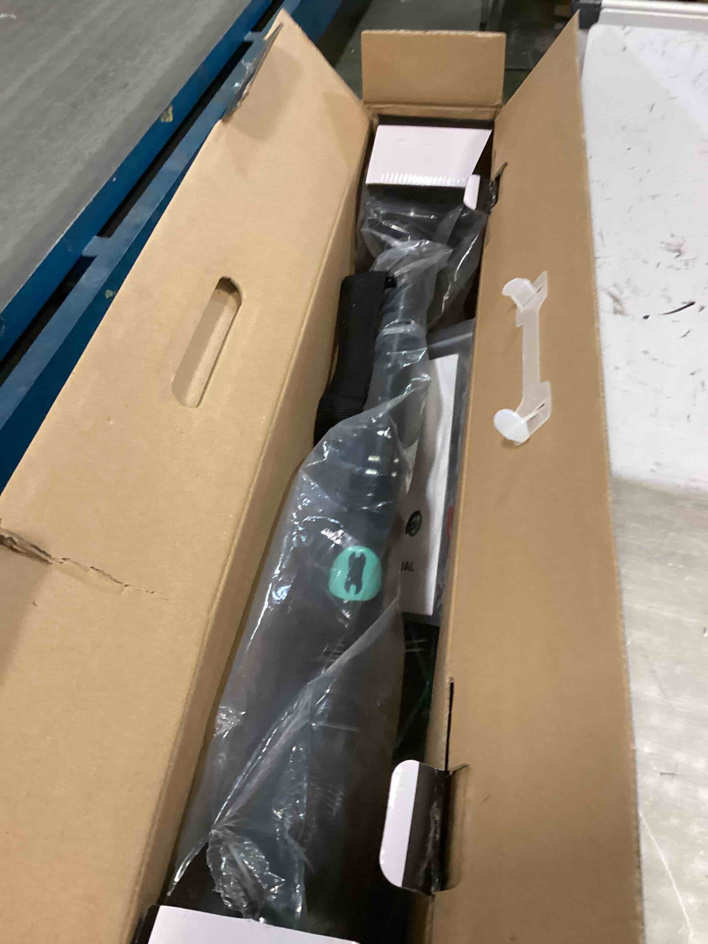 https://s3.amazonaws.com/lotting-images-prod/bidfta/PNK1567557_1735174924422.jpeg