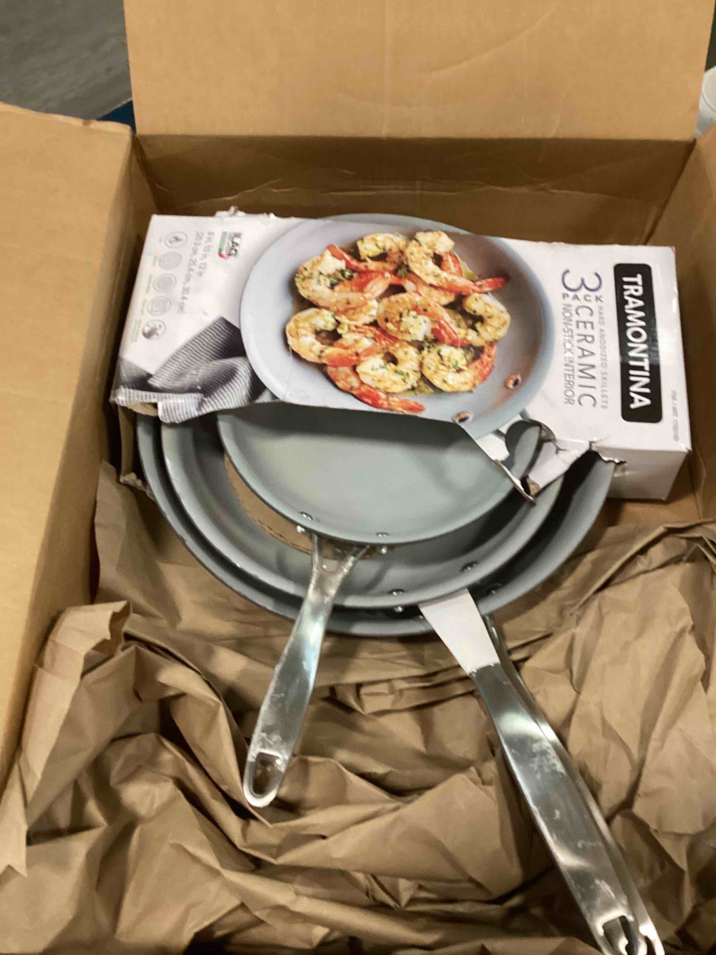 https://s3.amazonaws.com/lotting-images-prod/bidfta/PNK1567565_1735176017095.jpeg