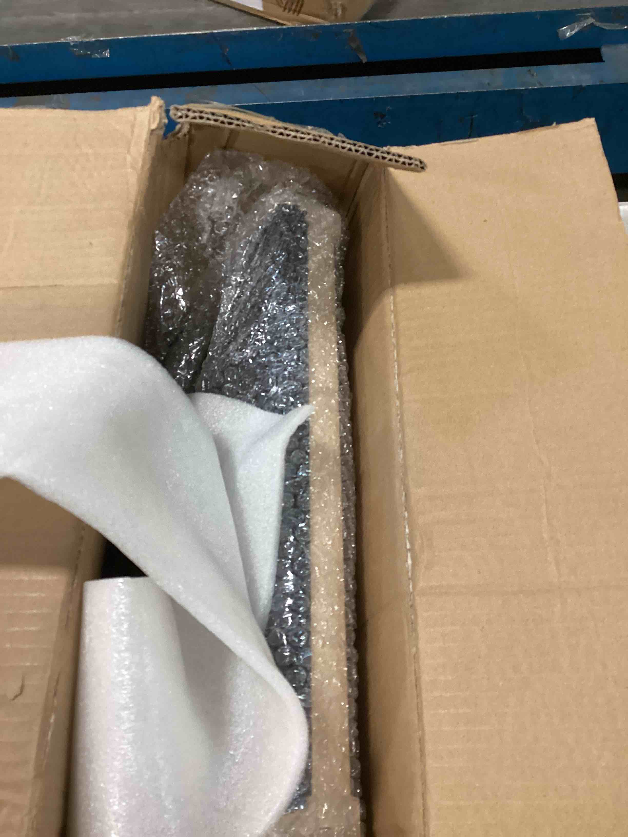https://s3.amazonaws.com/lotting-images-prod/bidfta/PNK1567613_1735187735103.jpeg