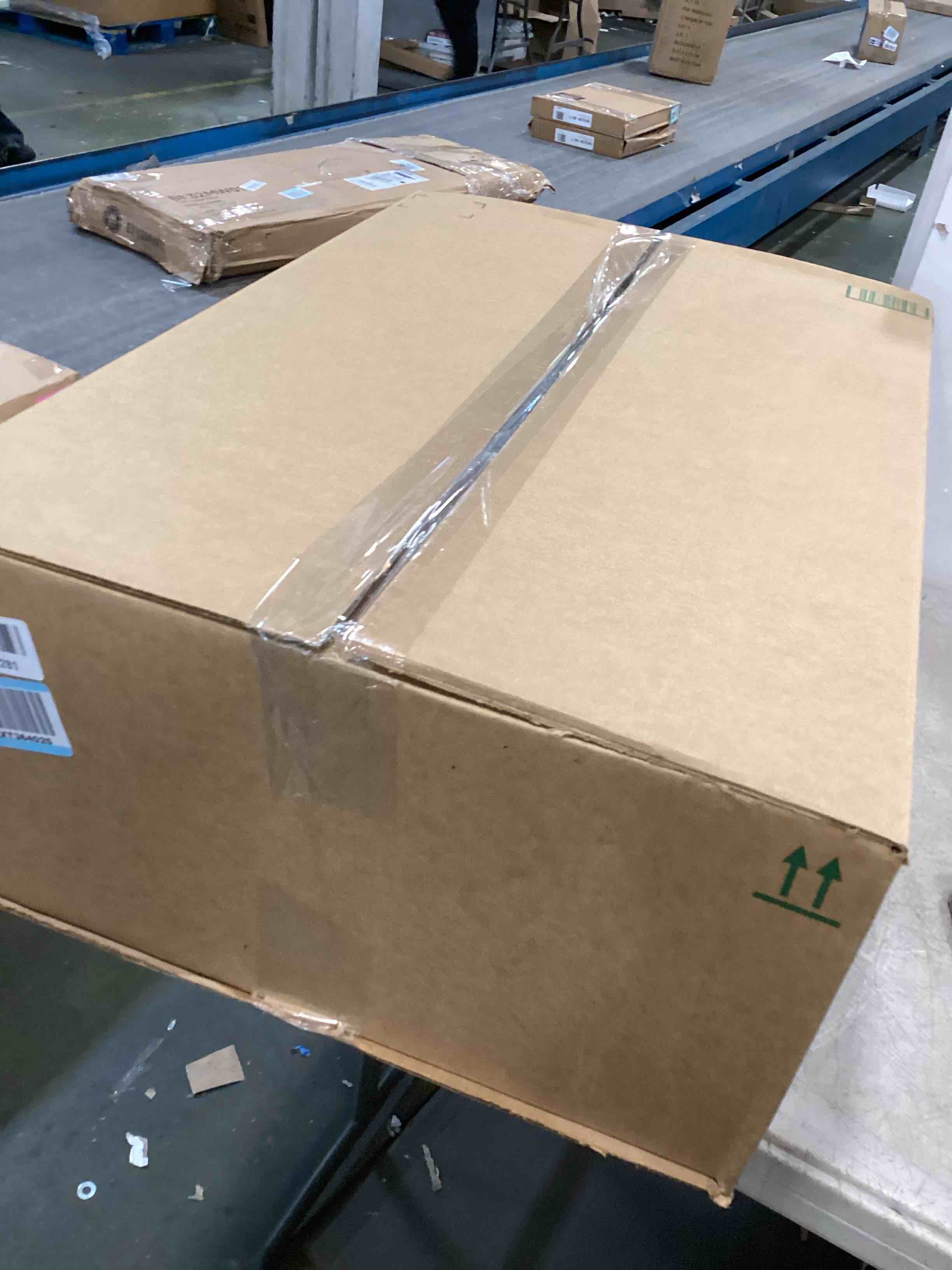 https://s3.amazonaws.com/lotting-images-prod/bidfta/PNK1568036_1735590181092.jpeg