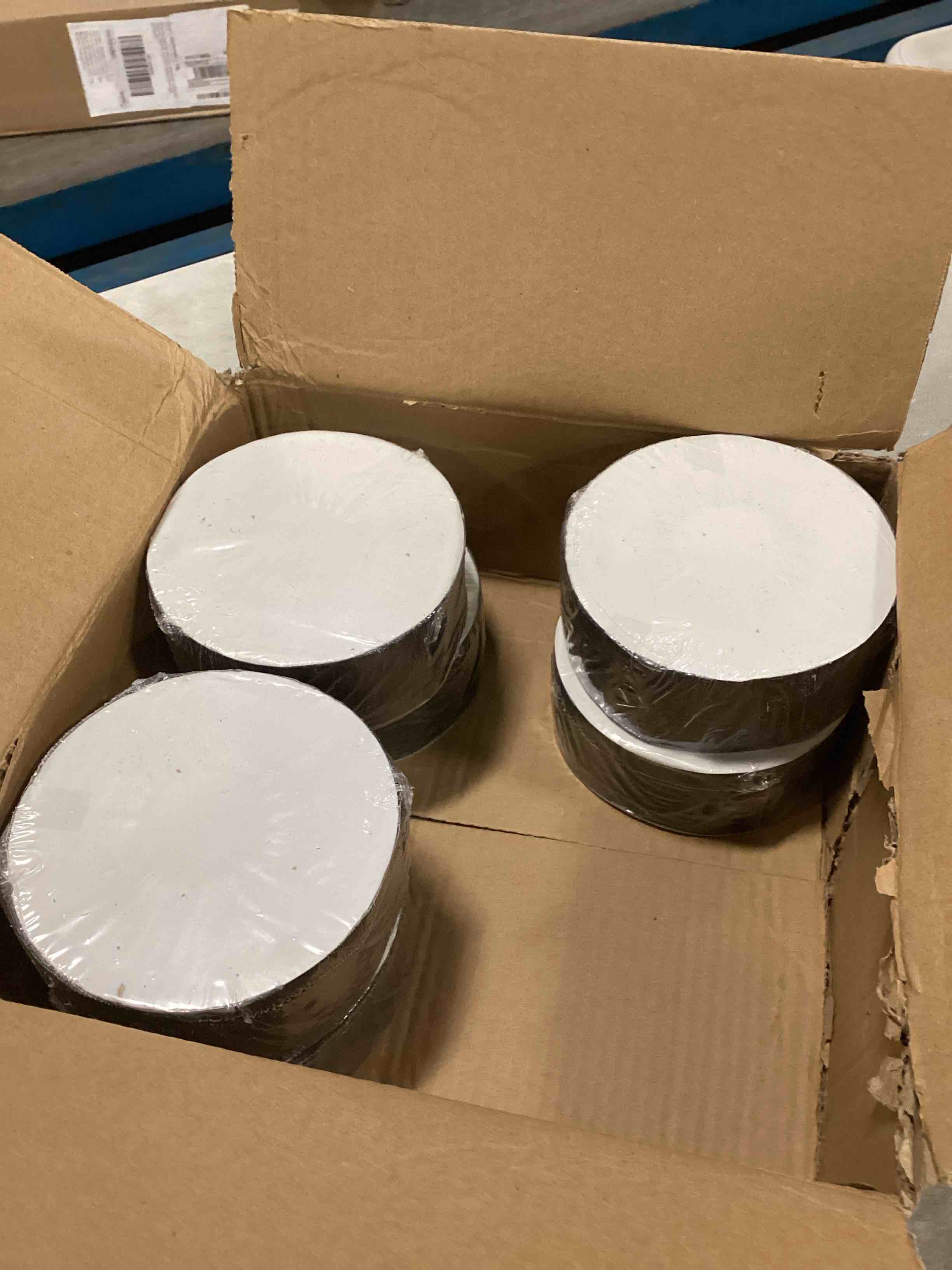 https://s3.amazonaws.com/lotting-images-prod/bidfta/PNK1569231_1736428352322.jpeg