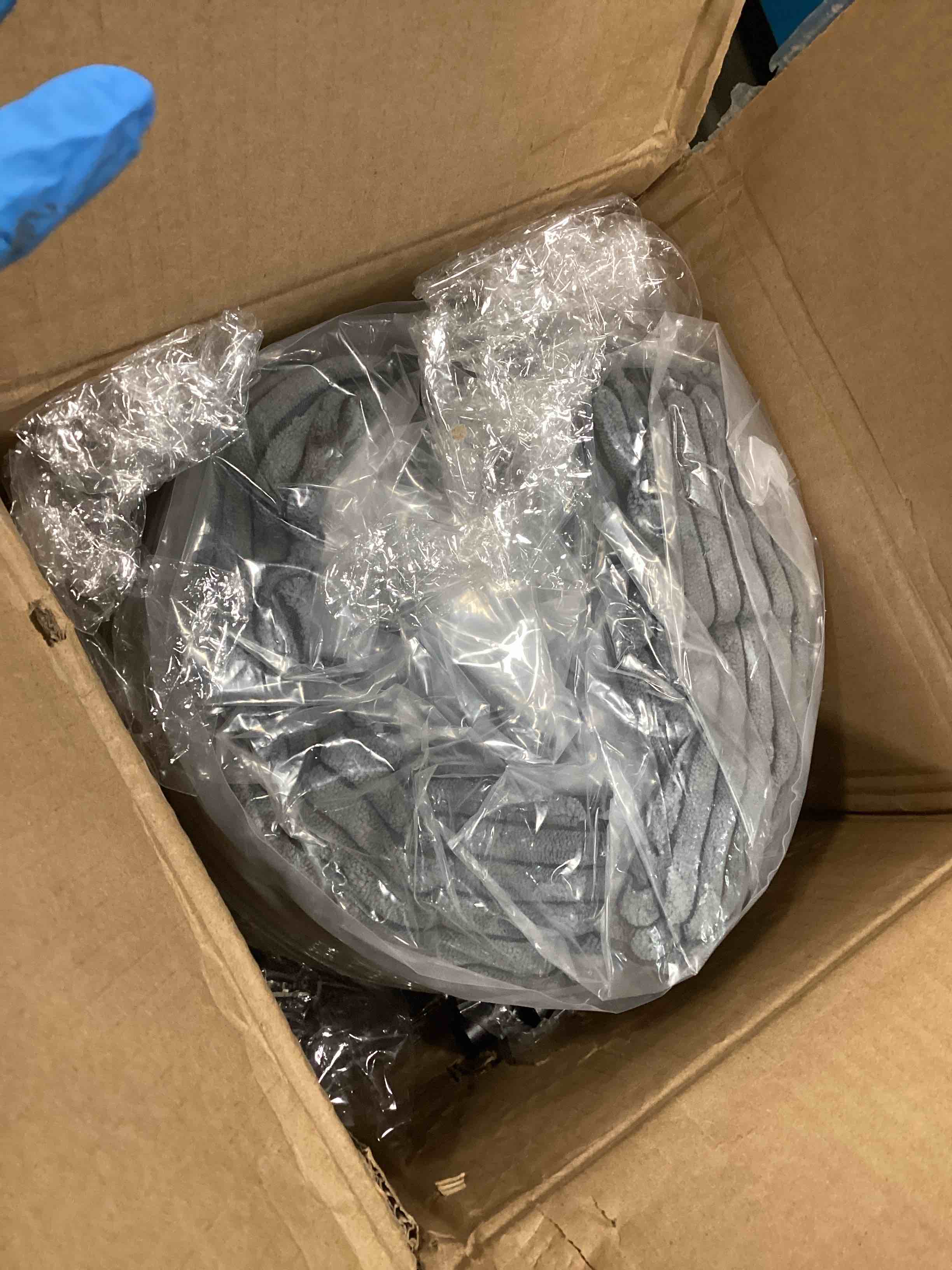 https://s3.amazonaws.com/lotting-images-prod/bidfta/PNK1569351_1736444184964.jpeg