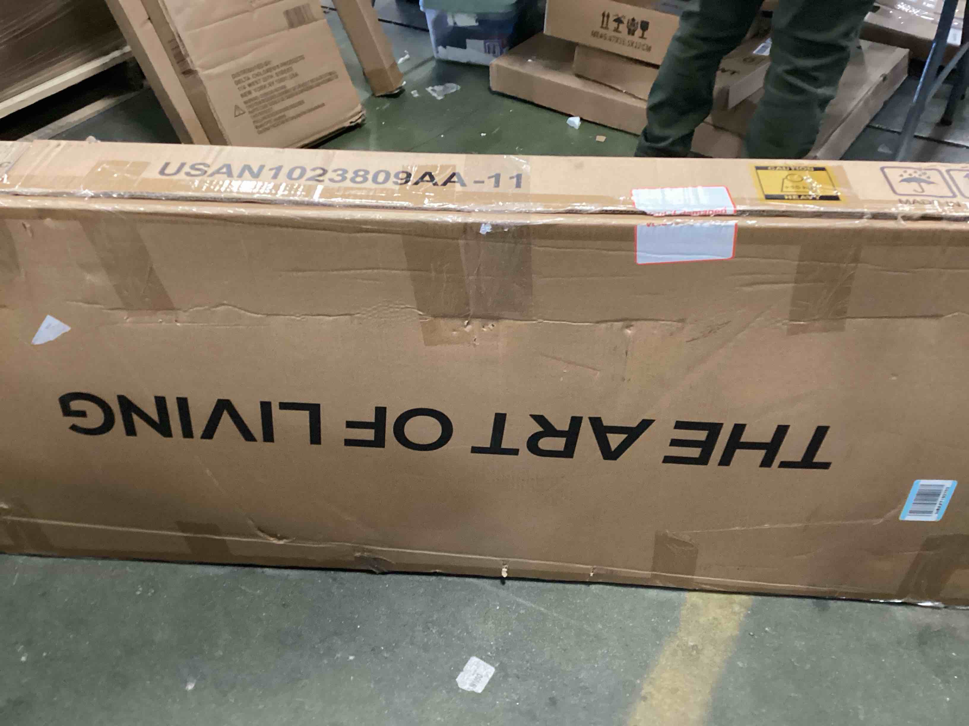 https://s3.amazonaws.com/lotting-images-prod/bidfta/PNK1569399_1736452131936.jpeg