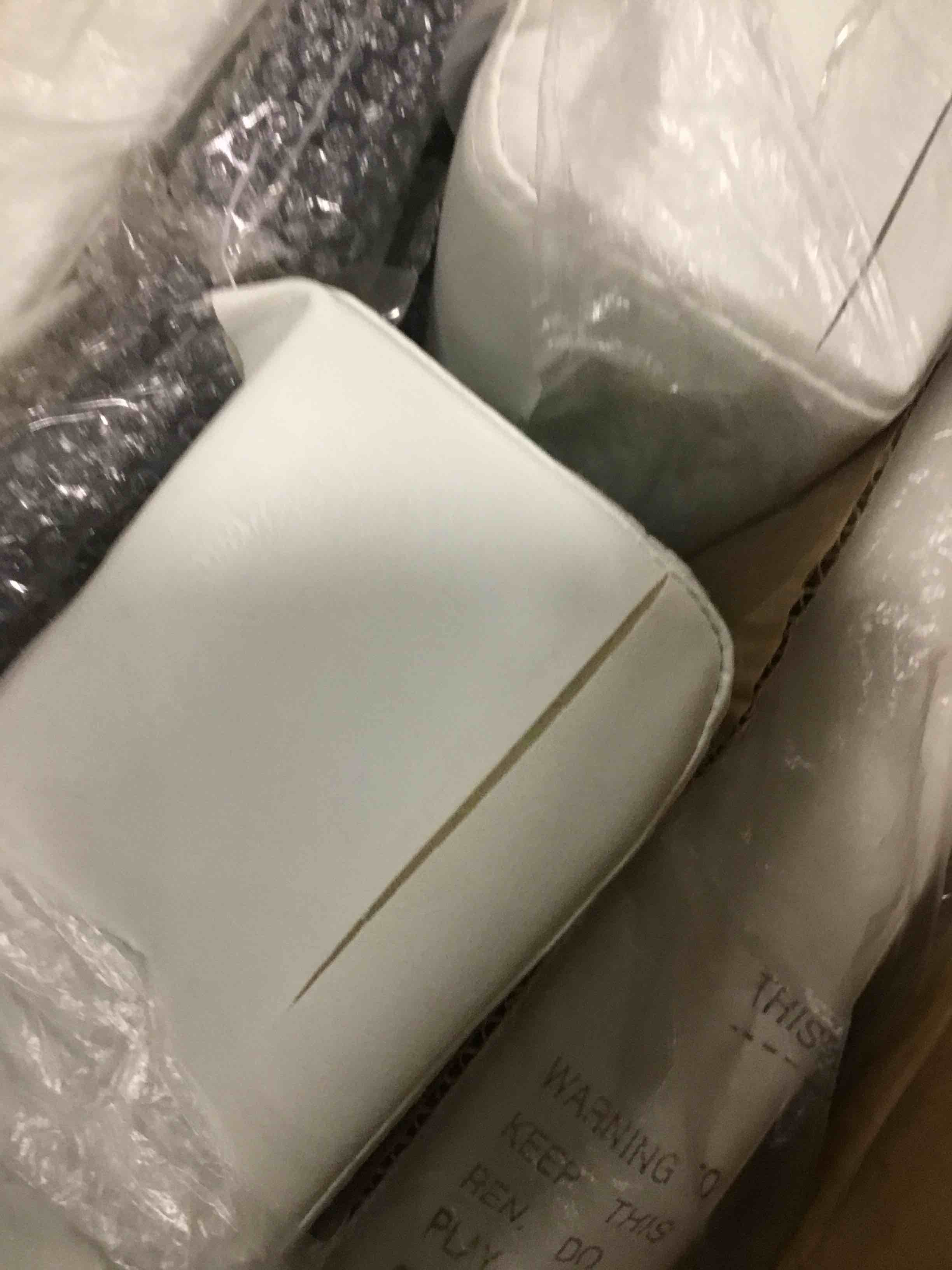 https://s3.amazonaws.com/lotting-images-prod/bidfta/PNK1569631_1736543423710.jpeg