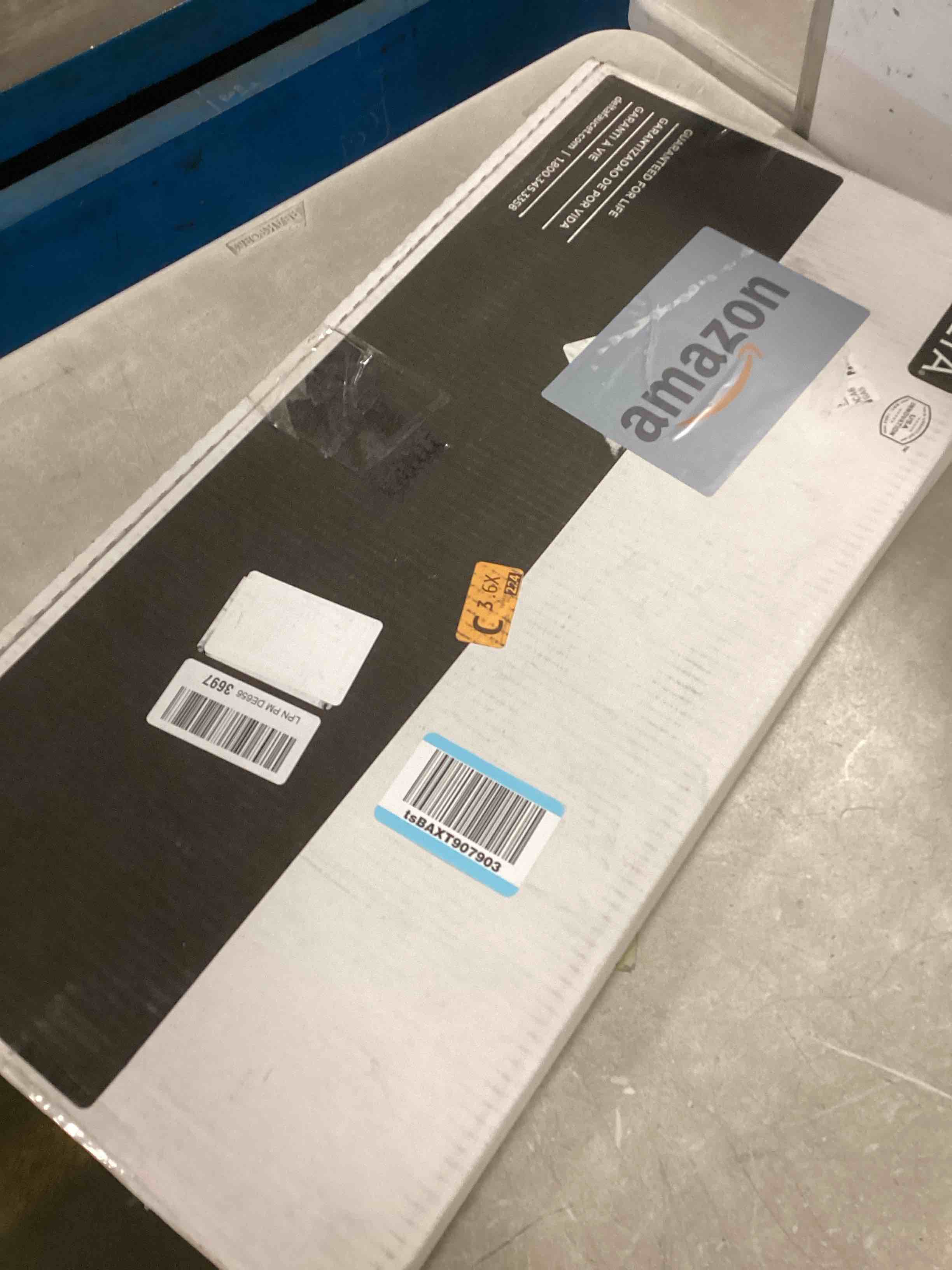 https://s3.amazonaws.com/lotting-images-prod/bidfta/PNK1569694_1736778949129.jpeg
