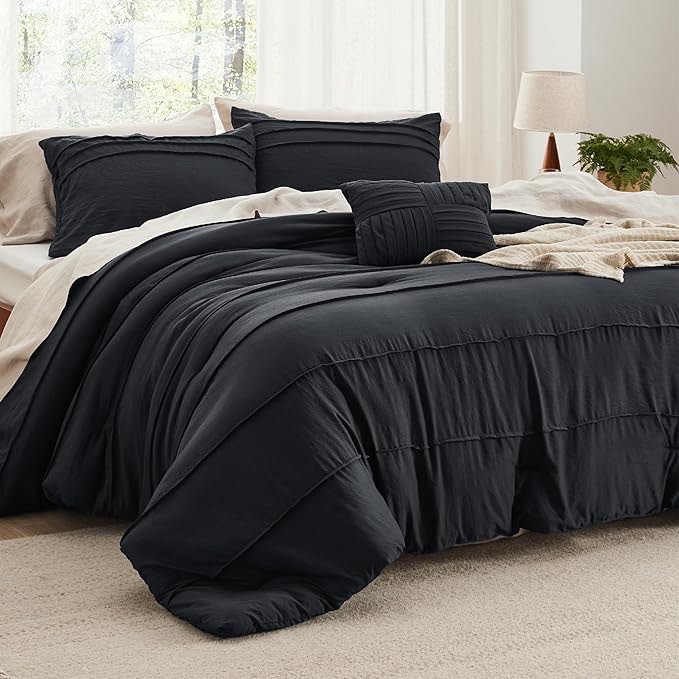 ( similar picture) Black Comforter, 2 Pillowcases queen