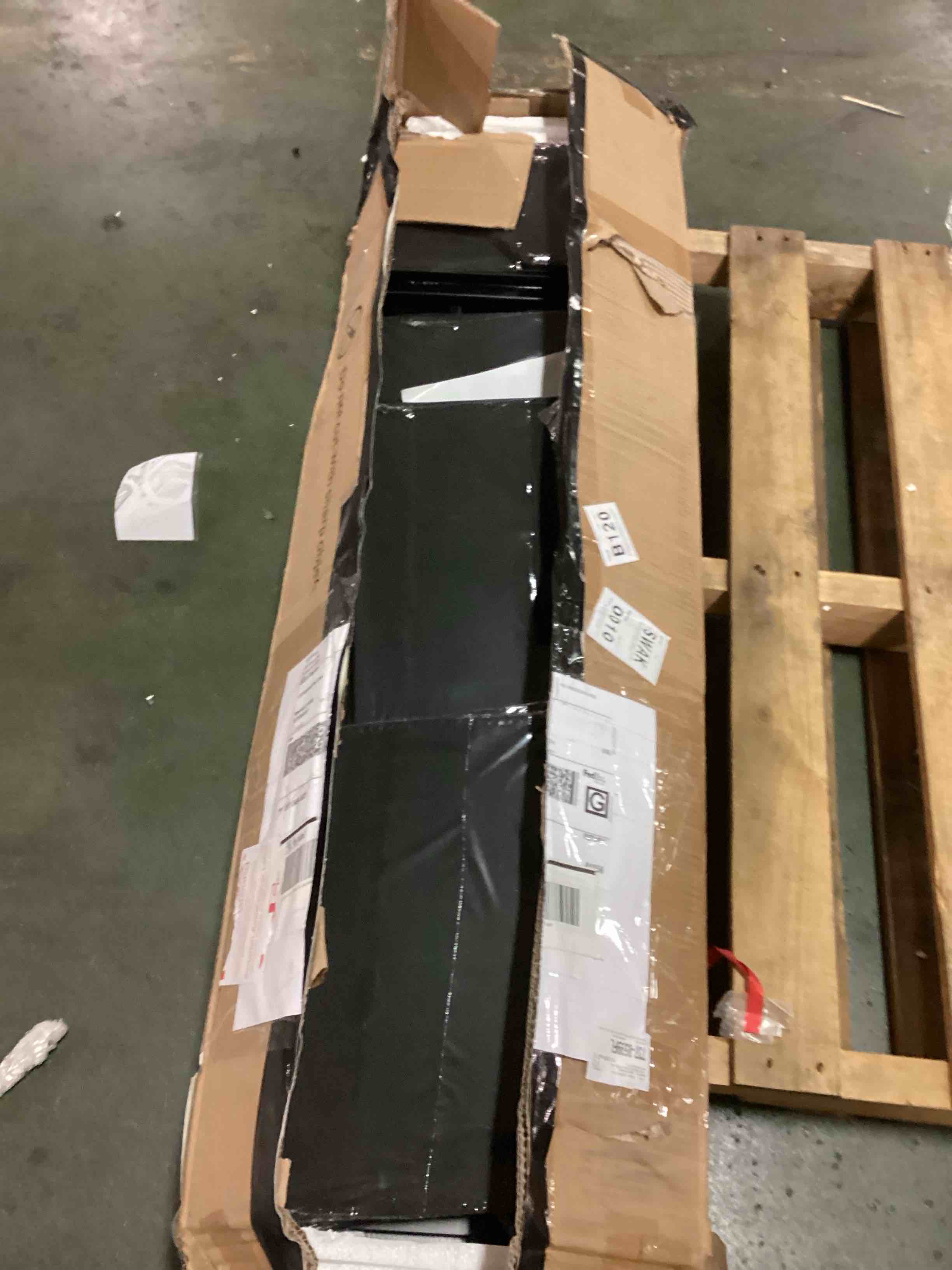 https://s3.amazonaws.com/lotting-images-prod/bidfta/PNK1570108_1733281586494.jpeg
