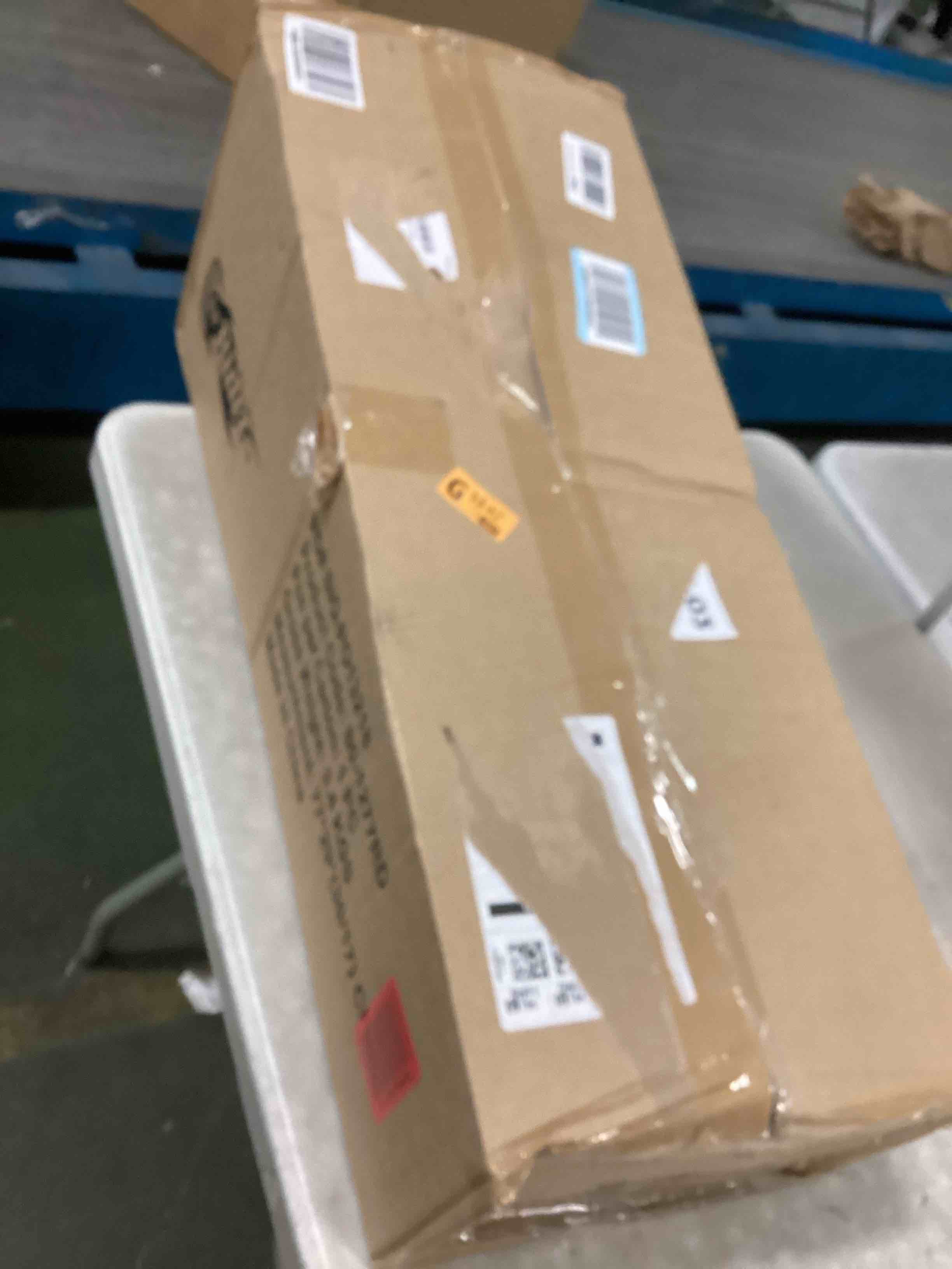 https://s3.amazonaws.com/lotting-images-prod/bidfta/PNK1570150_1733287908266.jpeg
