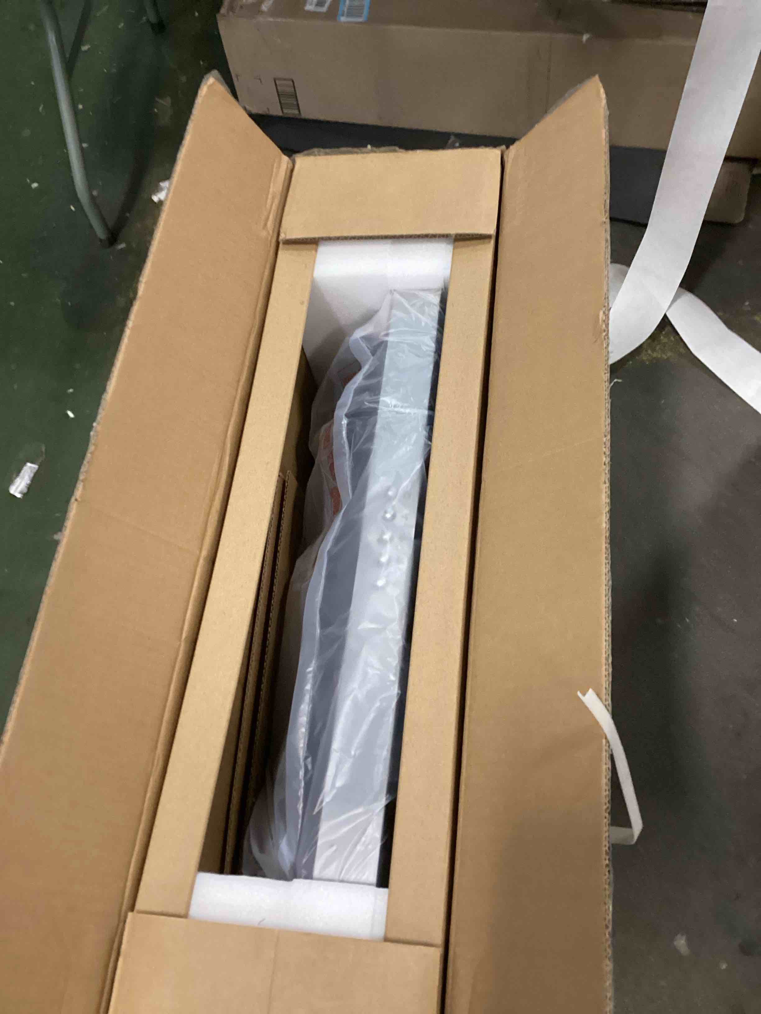 https://s3.amazonaws.com/lotting-images-prod/bidfta/PNK1570192_1733292906322.jpeg