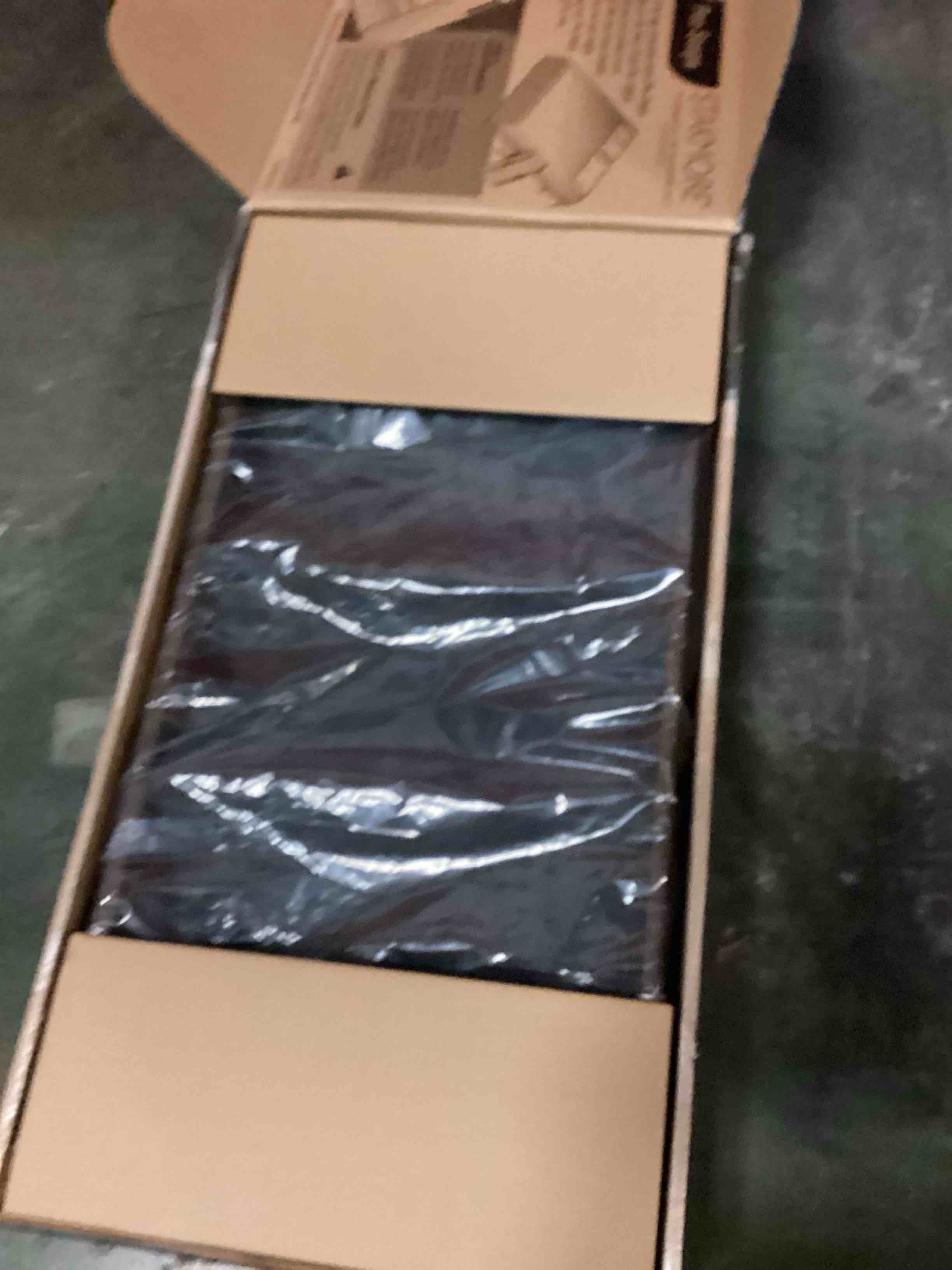 https://s3.amazonaws.com/lotting-images-prod/bidfta/PNK1570211_1733446367135.jpeg