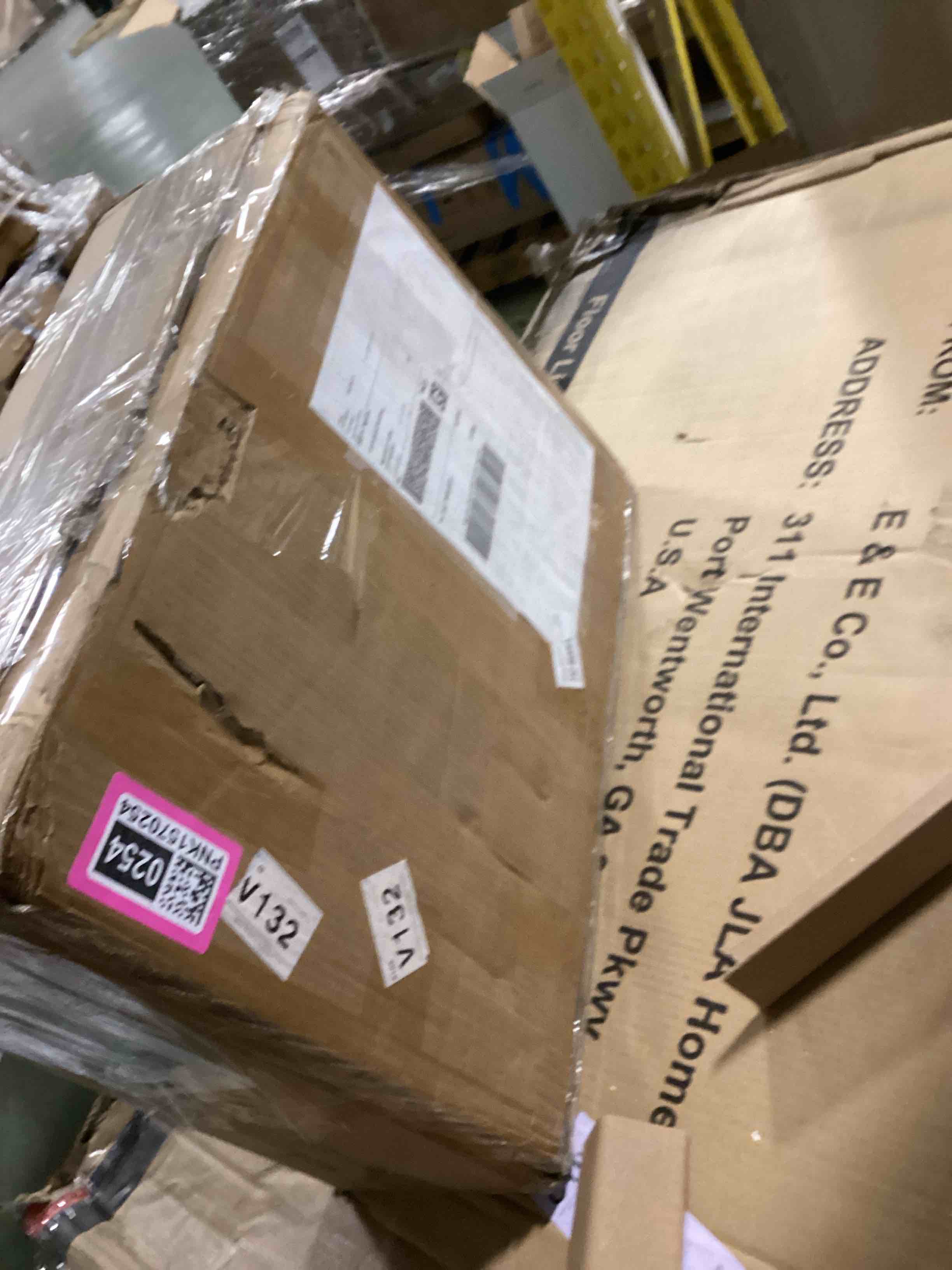 https://s3.amazonaws.com/lotting-images-prod/bidfta/PNK1570254_1733456598986.jpeg