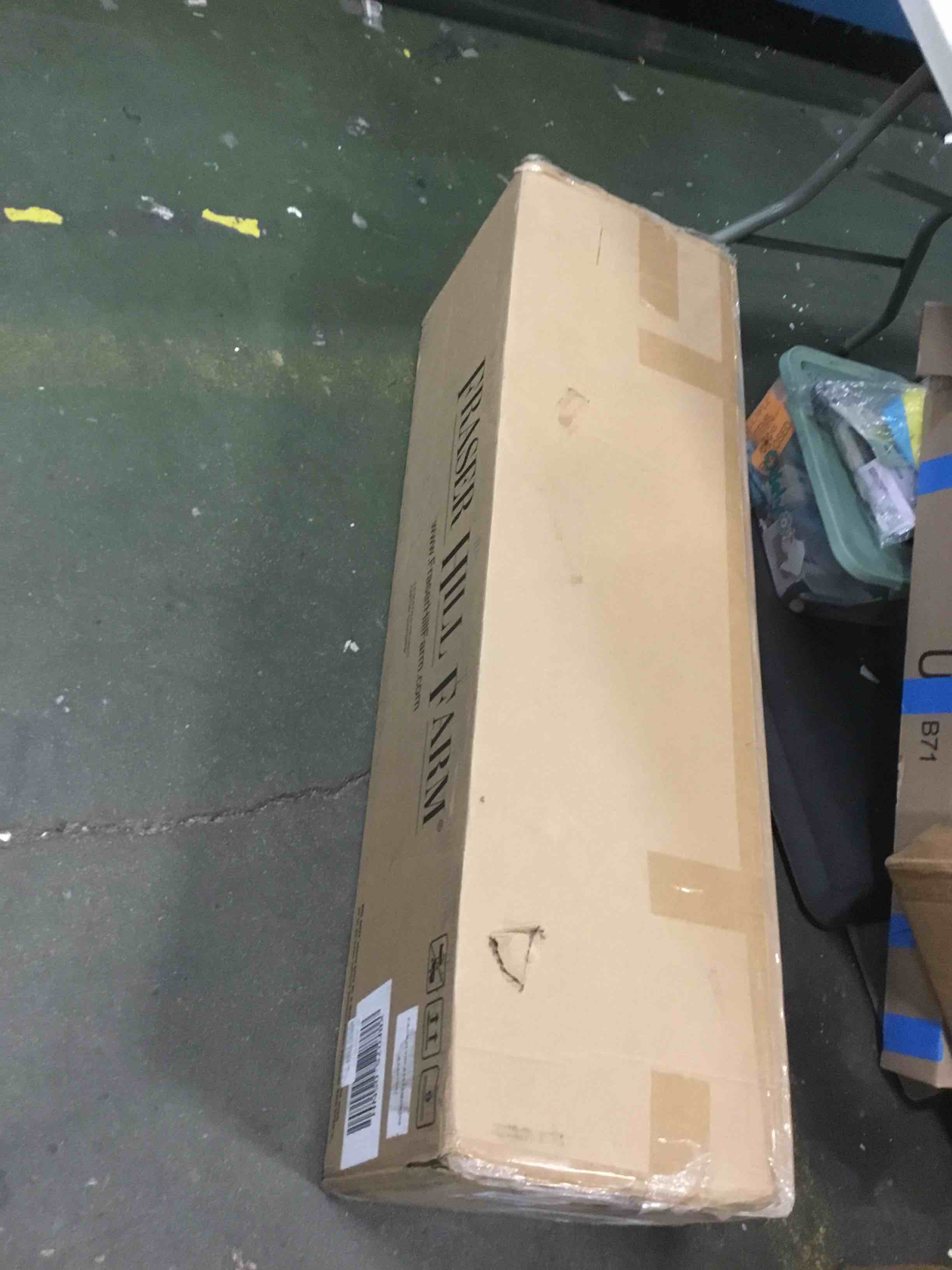 https://s3.amazonaws.com/lotting-images-prod/bidfta/PNK1571025_1734144203936.jpeg