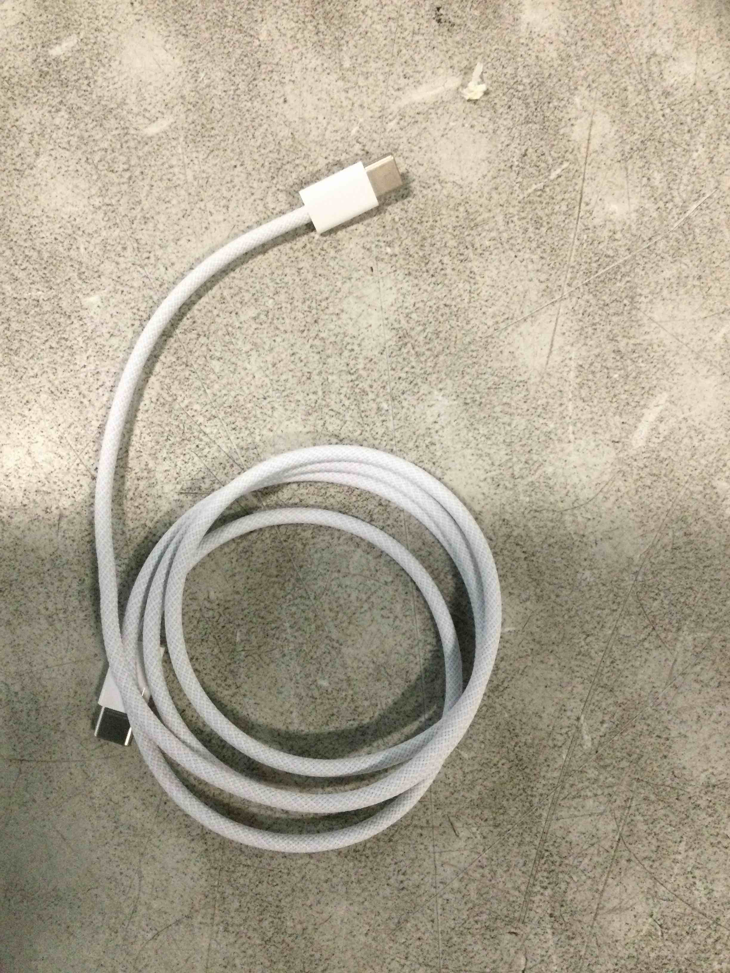 https://s3.amazonaws.com/lotting-images-prod/bidfta/PNK1571143_1734391318945.jpeg