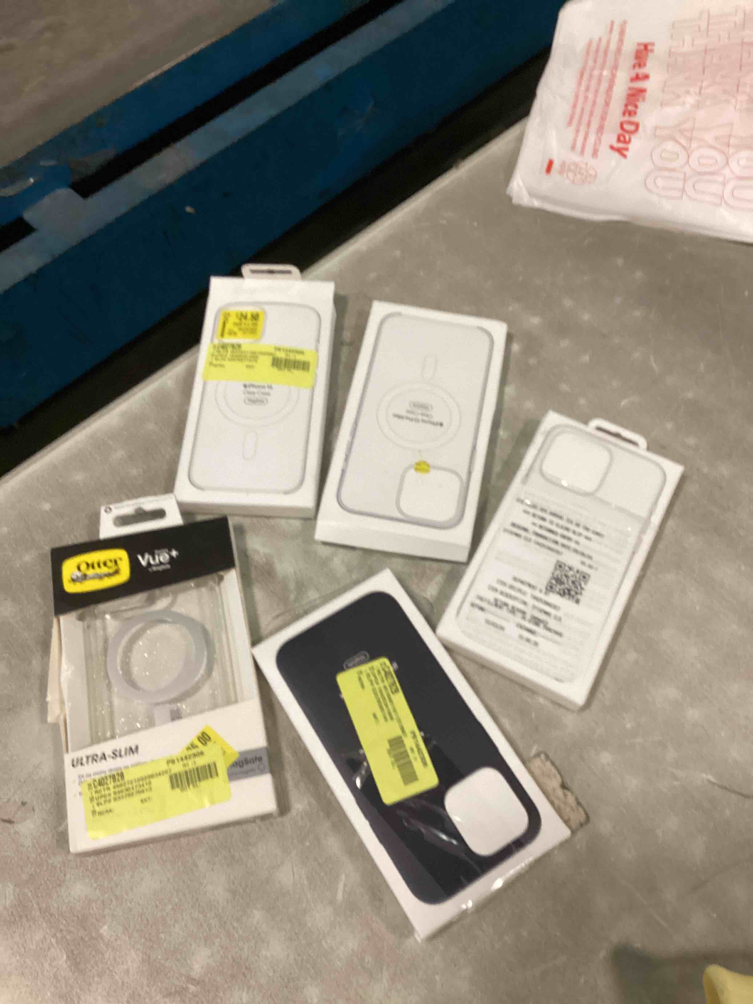 https://s3.amazonaws.com/lotting-images-prod/bidfta/PNK1571283_1734406013938.jpeg