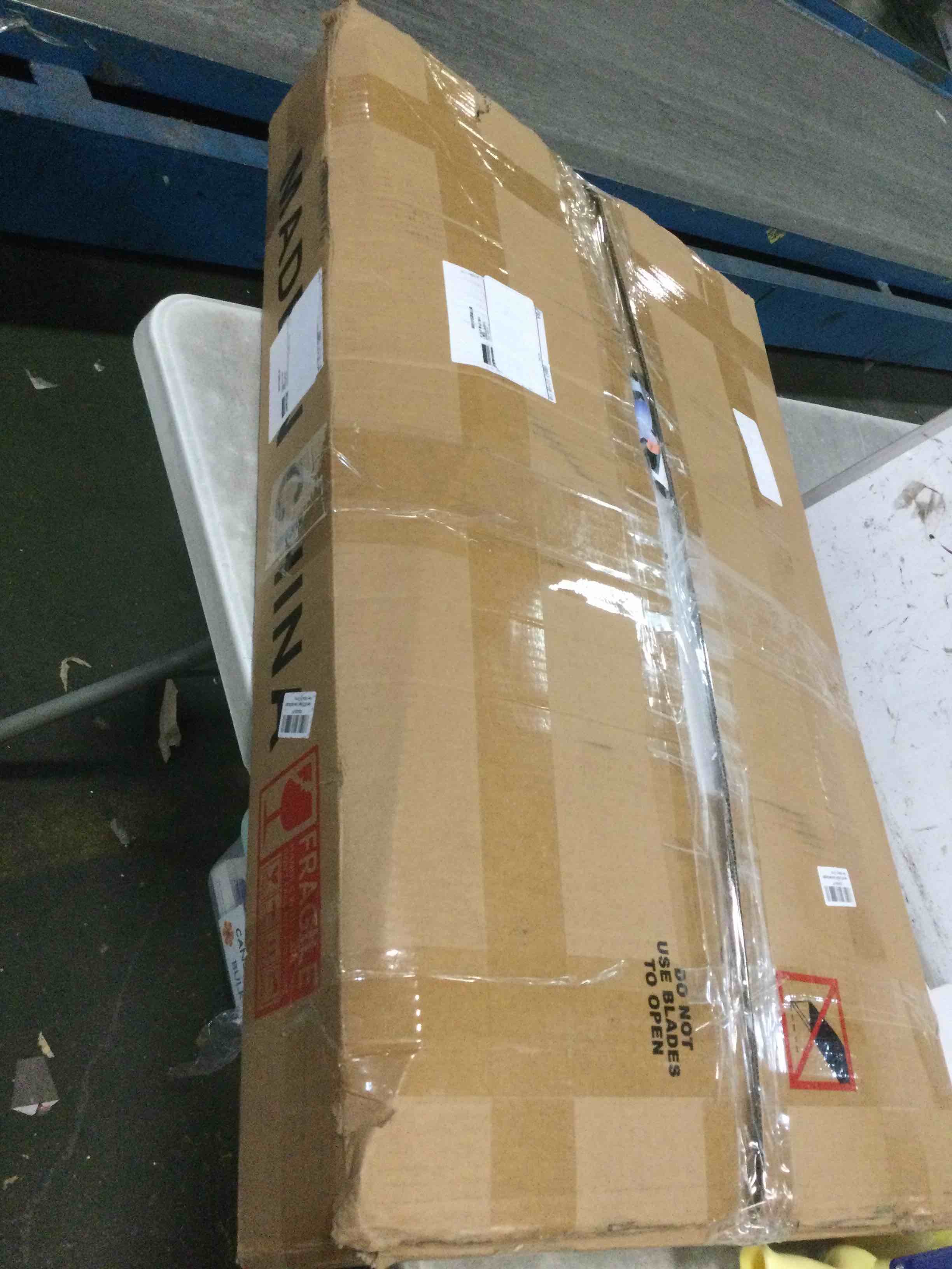 https://s3.amazonaws.com/lotting-images-prod/bidfta/PNK1571392_1734478810252.jpeg