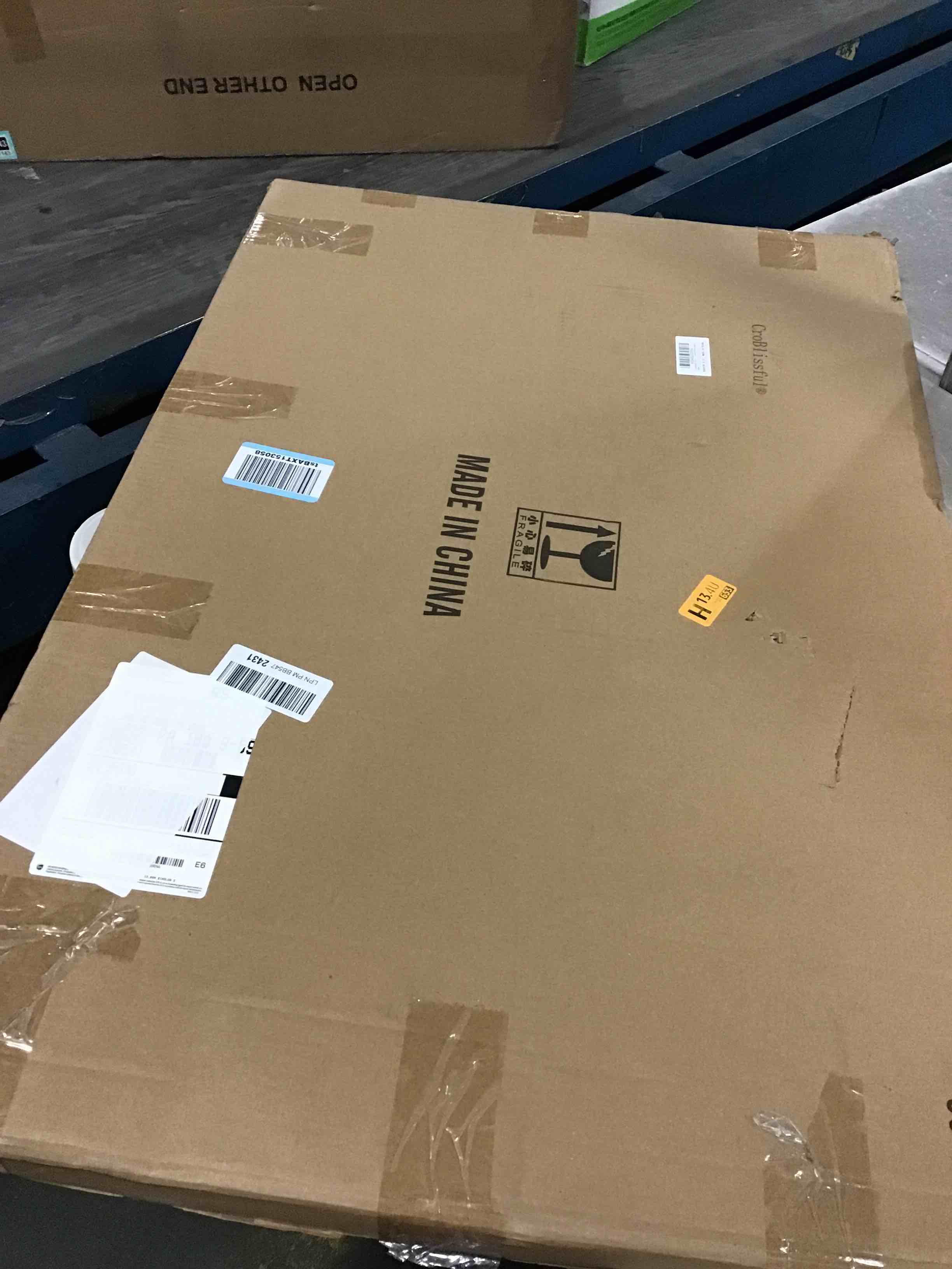 https://s3.amazonaws.com/lotting-images-prod/bidfta/PNK1571479_1734493371541.jpeg