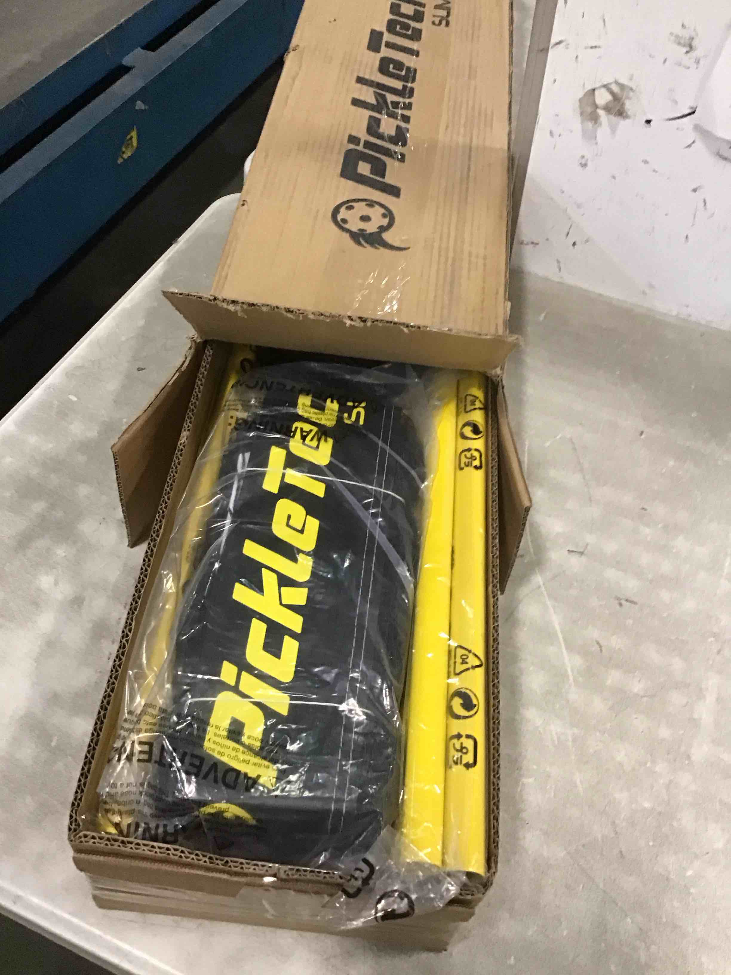 https://s3.amazonaws.com/lotting-images-prod/bidfta/PNK1571811_1734651197160.jpeg