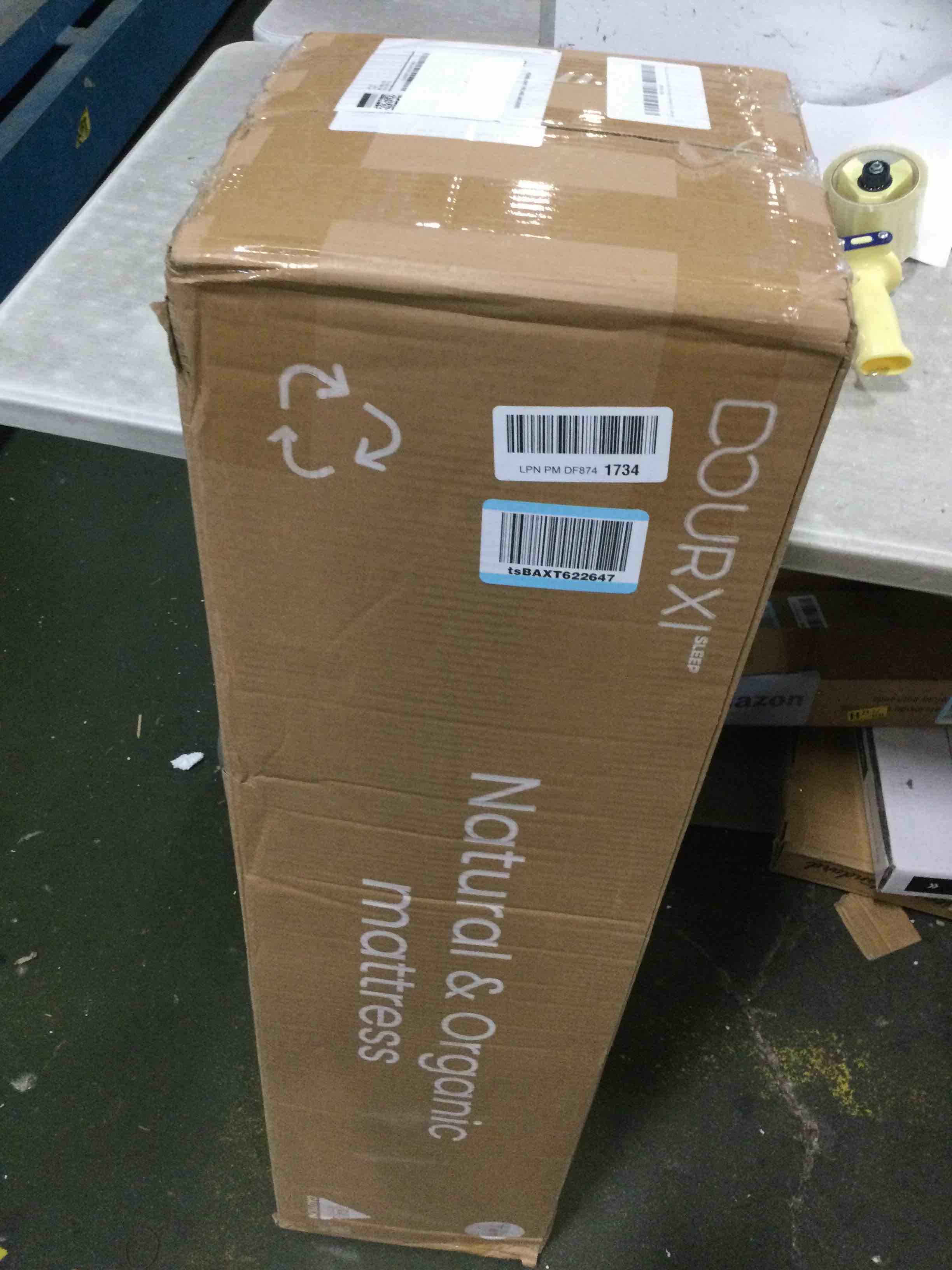 https://s3.amazonaws.com/lotting-images-prod/bidfta/PNK1571971_1734674484967.jpeg
